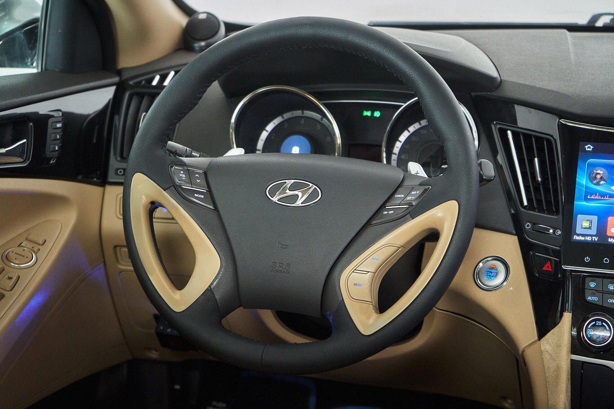 Hyundai Sonata 2010, серый
