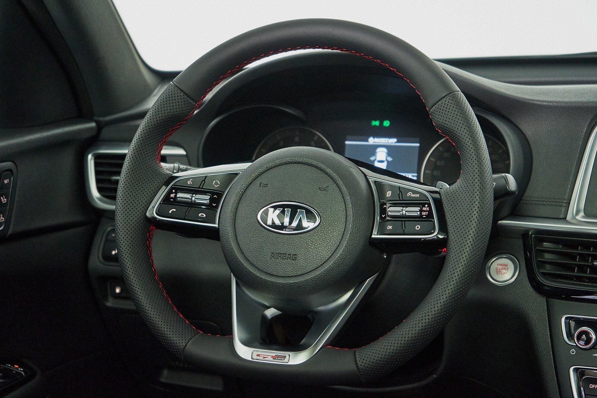 Kia Optima 2019, черный