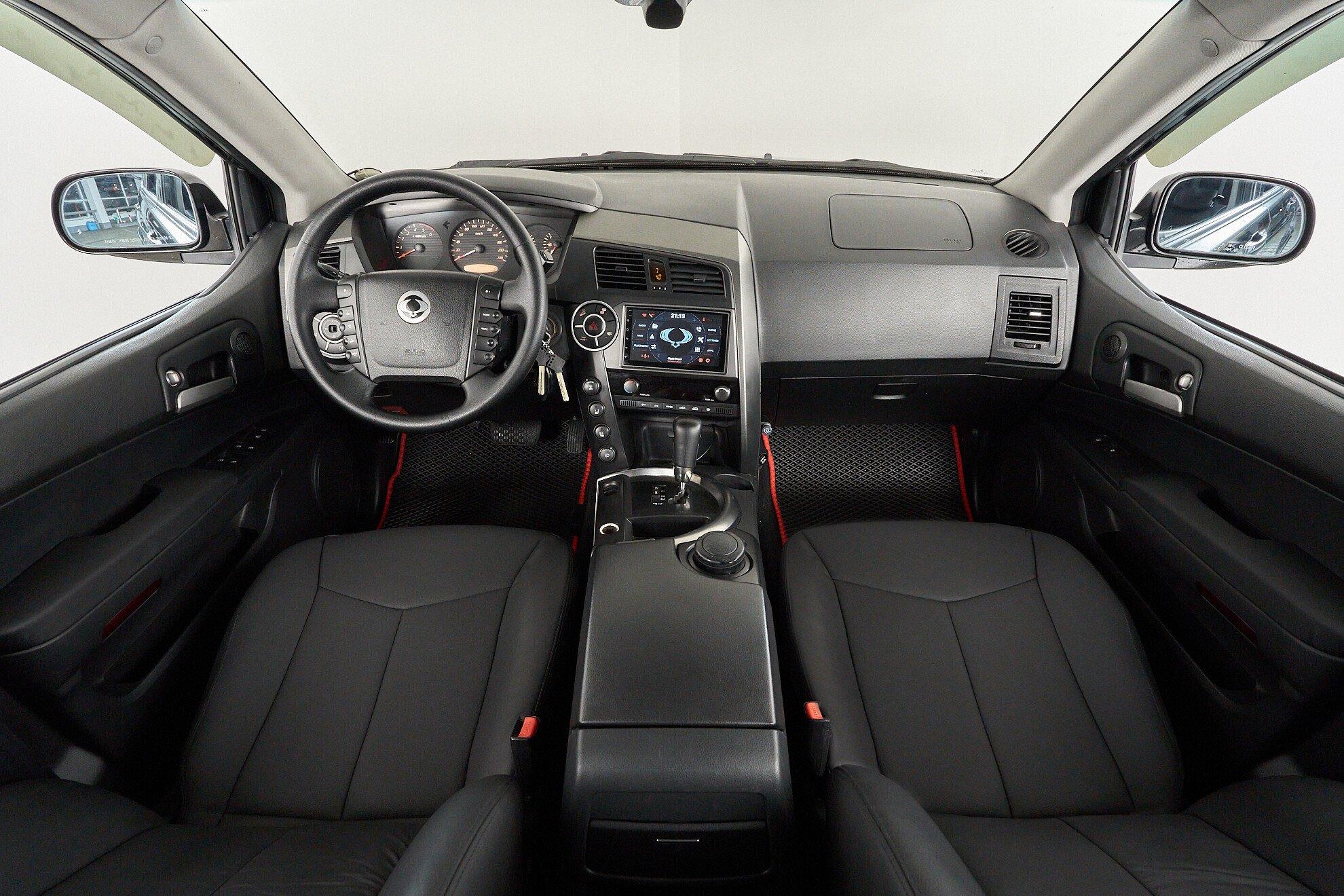 SsangYong Kyron 2013, черный
