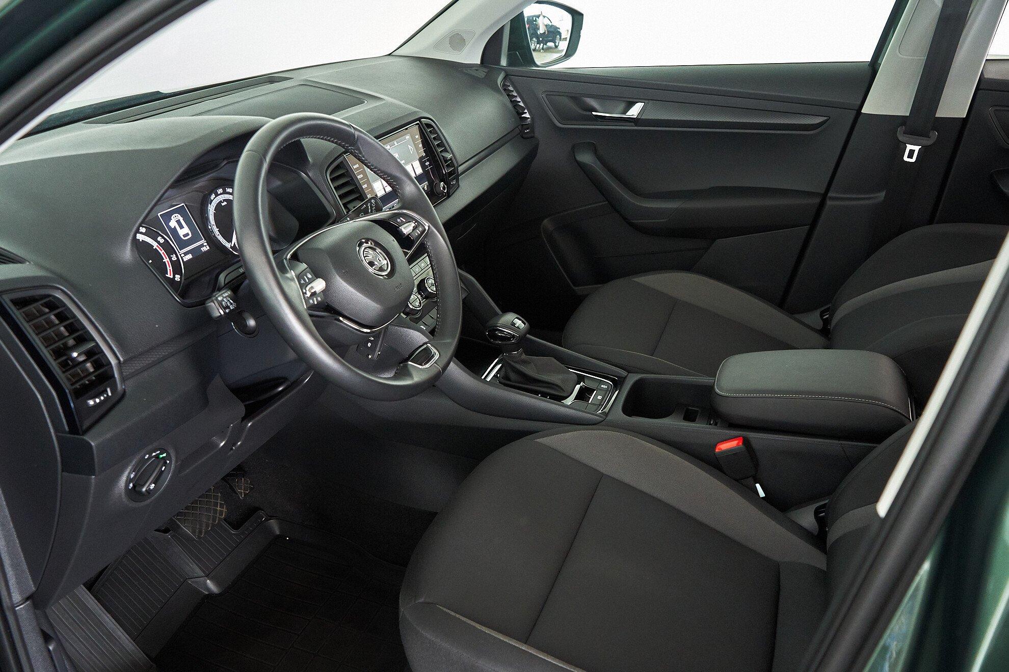 Skoda Karoq 2021, зеленый