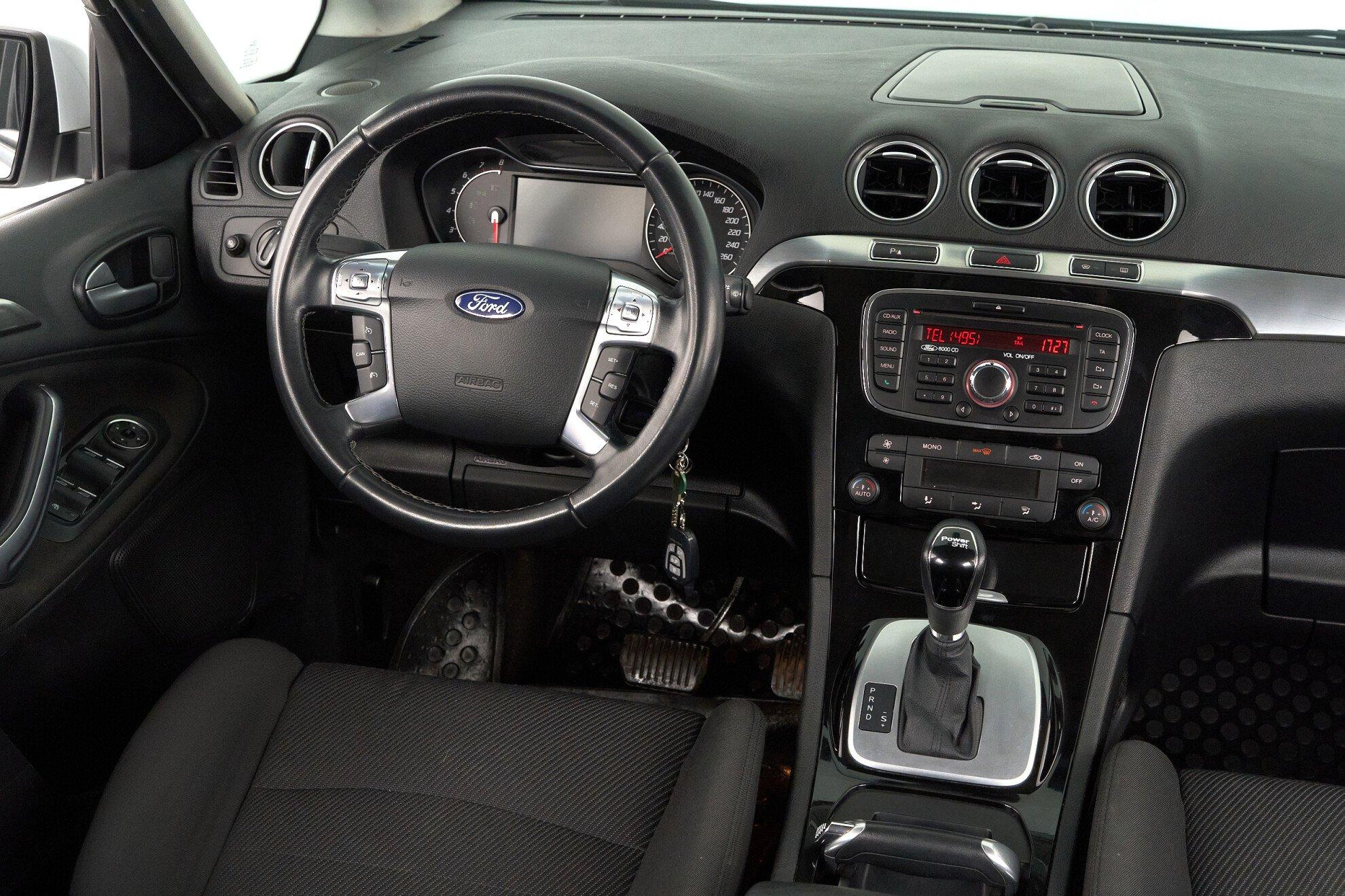 Ford S-MAX 2013, белый