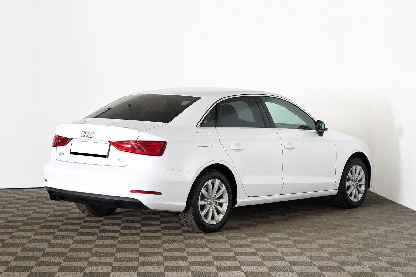 Audi A3 2016, белый
