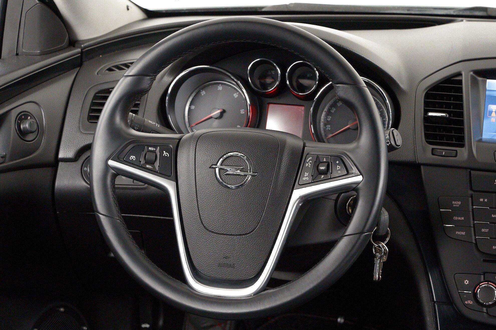 Opel Insignia 2011, серый