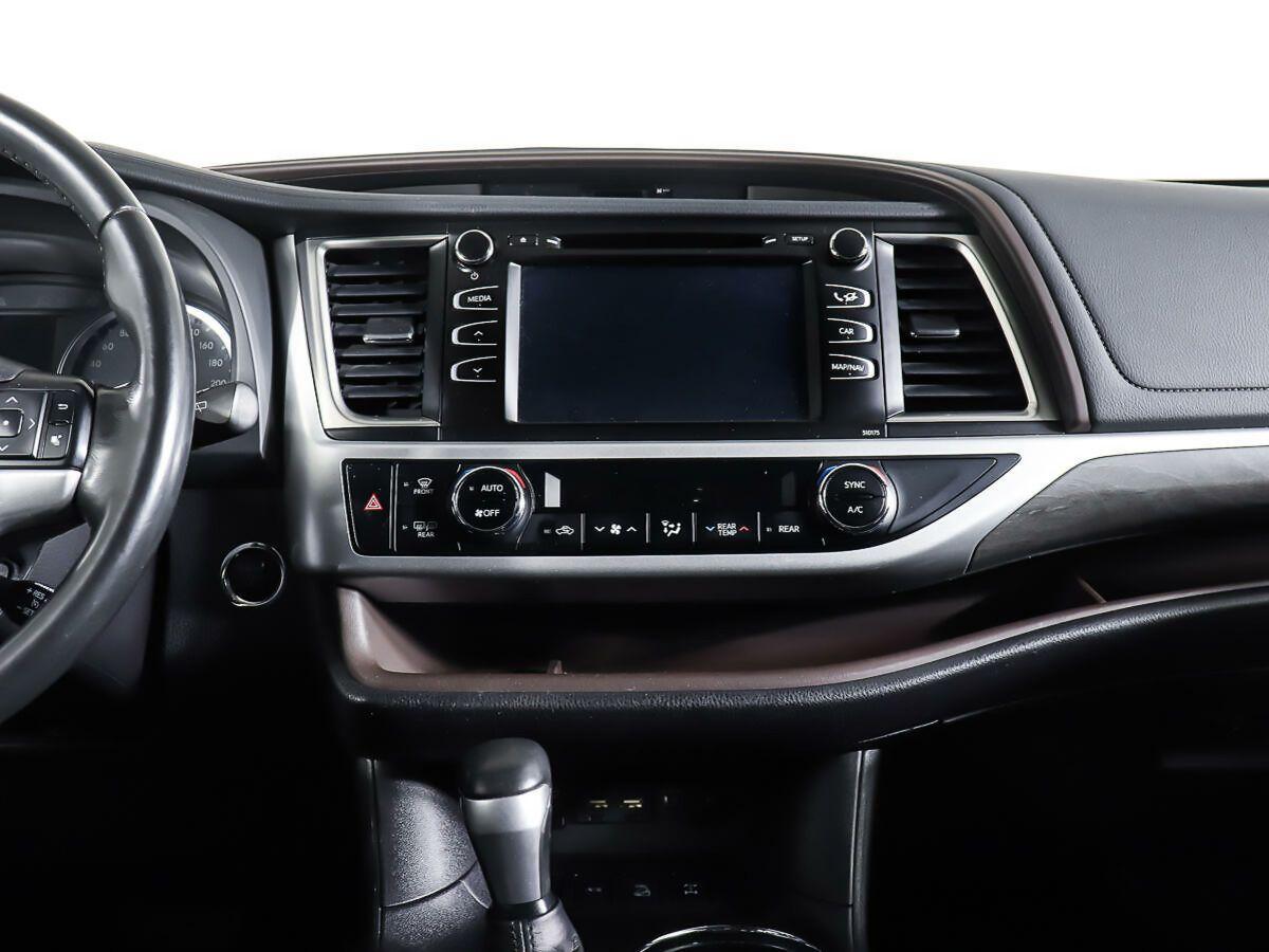 Toyota Highlander 2019, серый