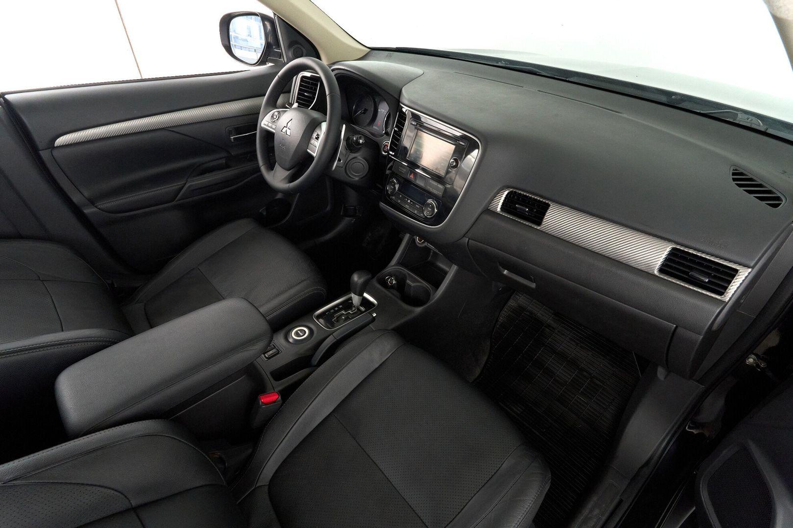 Mitsubishi Outlander 2014, черный