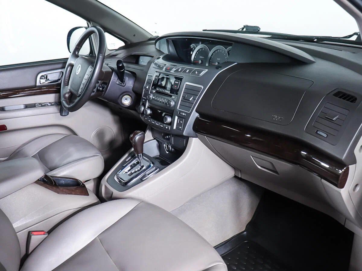 SsangYong Stavic 2018, черный