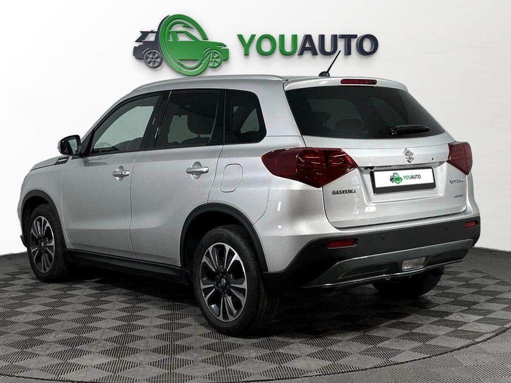 Suzuki Vitara 2021, серебряный