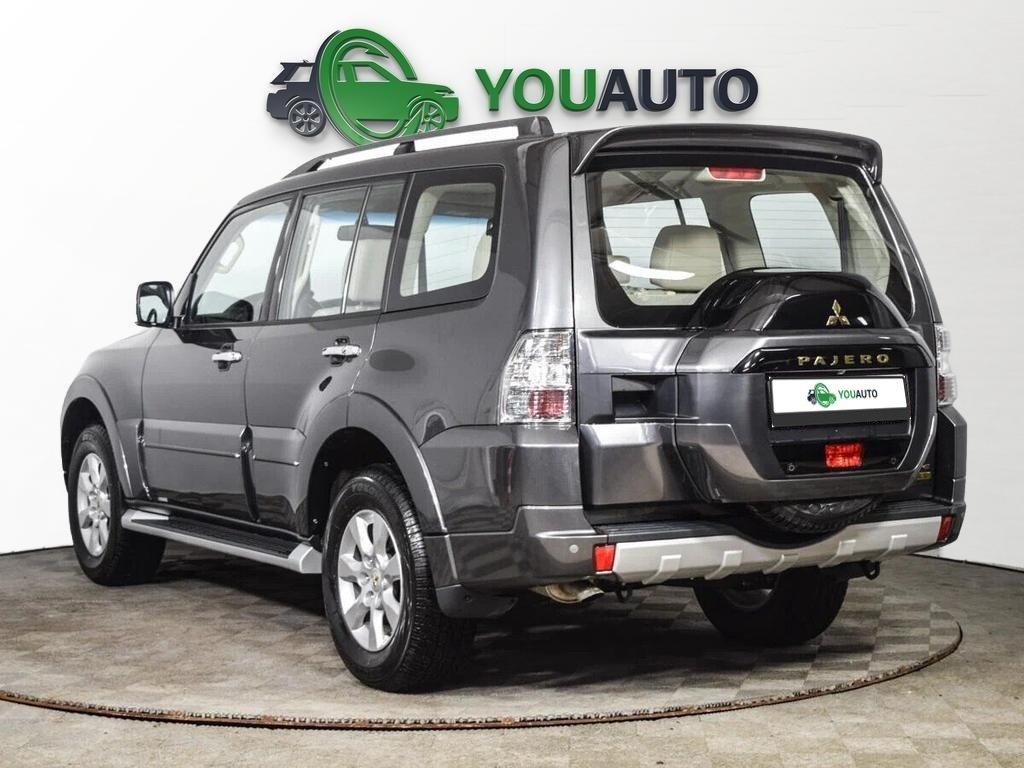 Mitsubishi Pajero 2021, серый