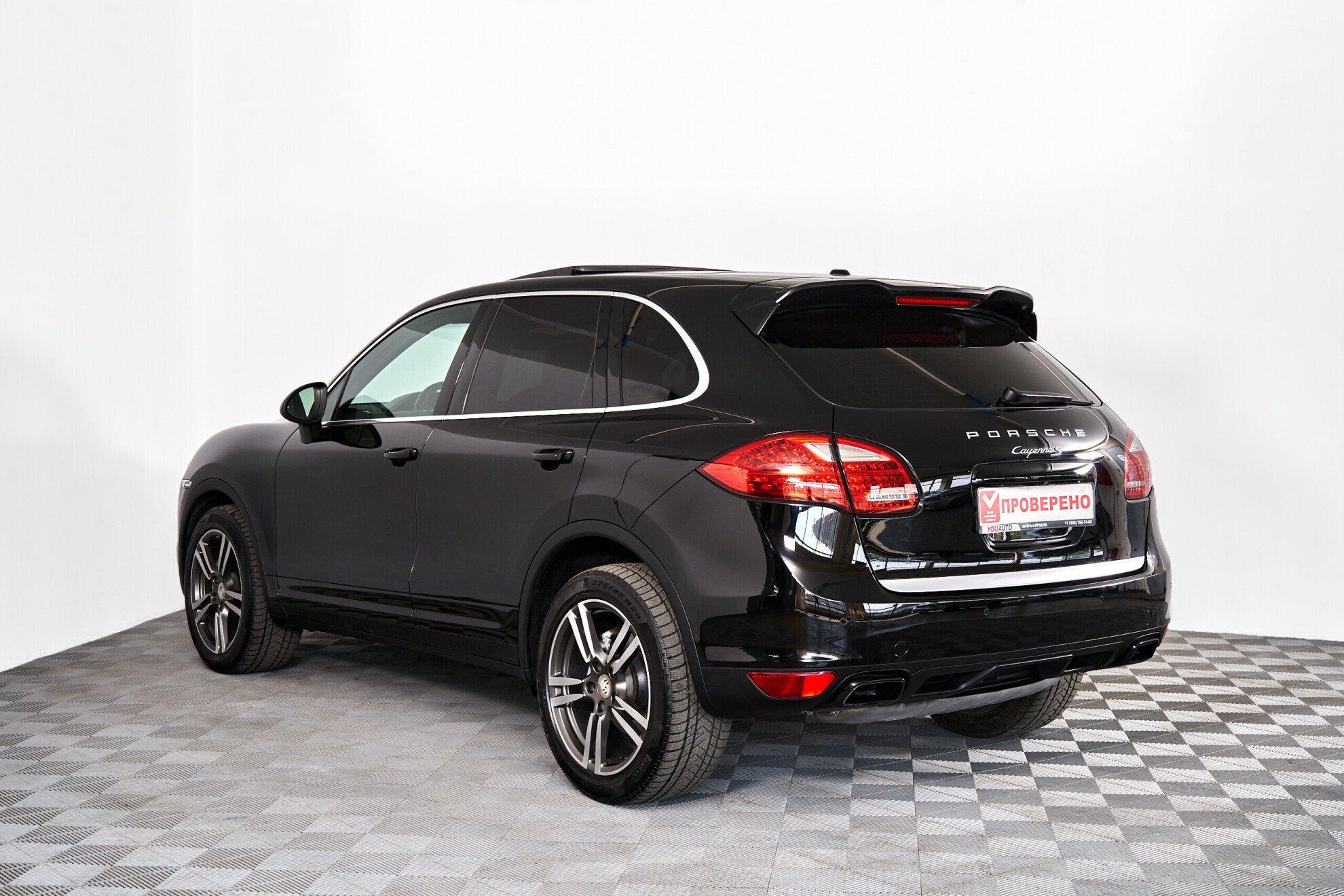Porsche Cayenne 2012, черный