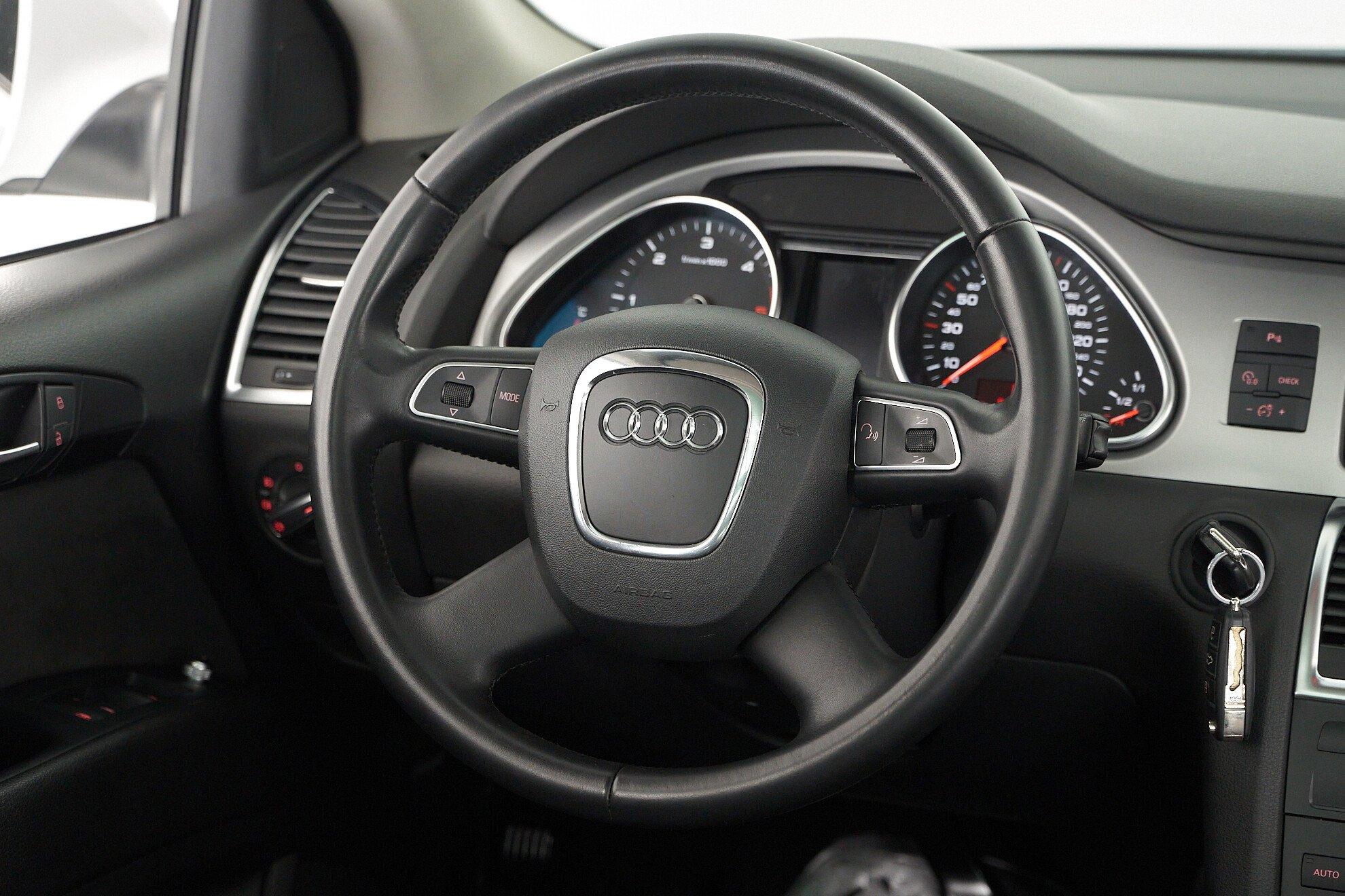 Audi Q7 2014, белый