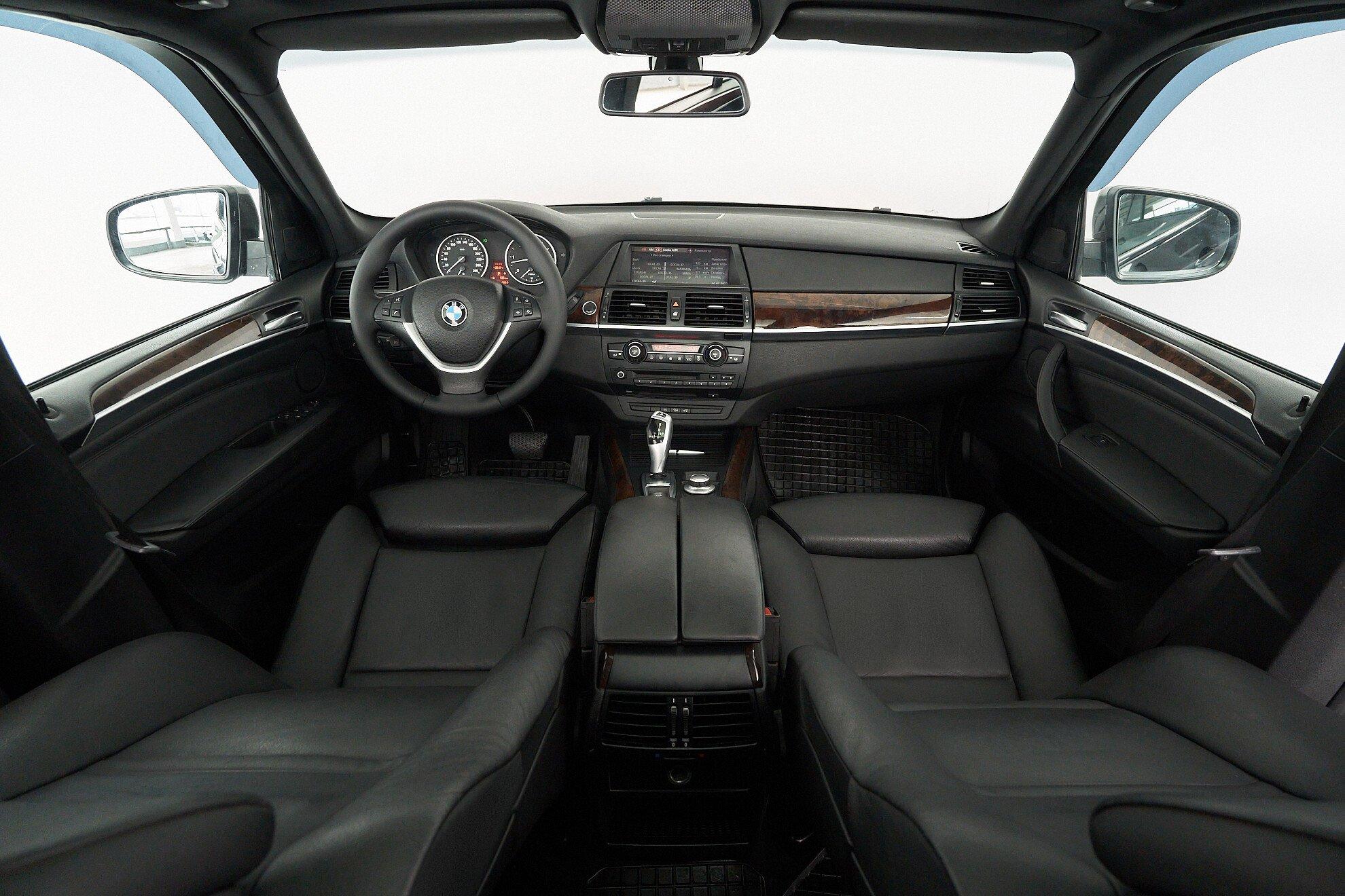 BMW X5 2009, черный