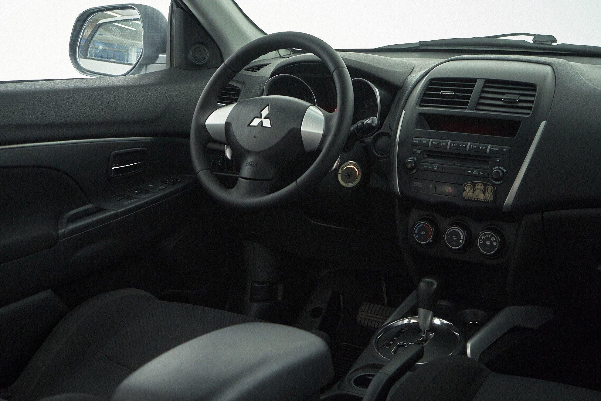 Mitsubishi ASX 2012, белый