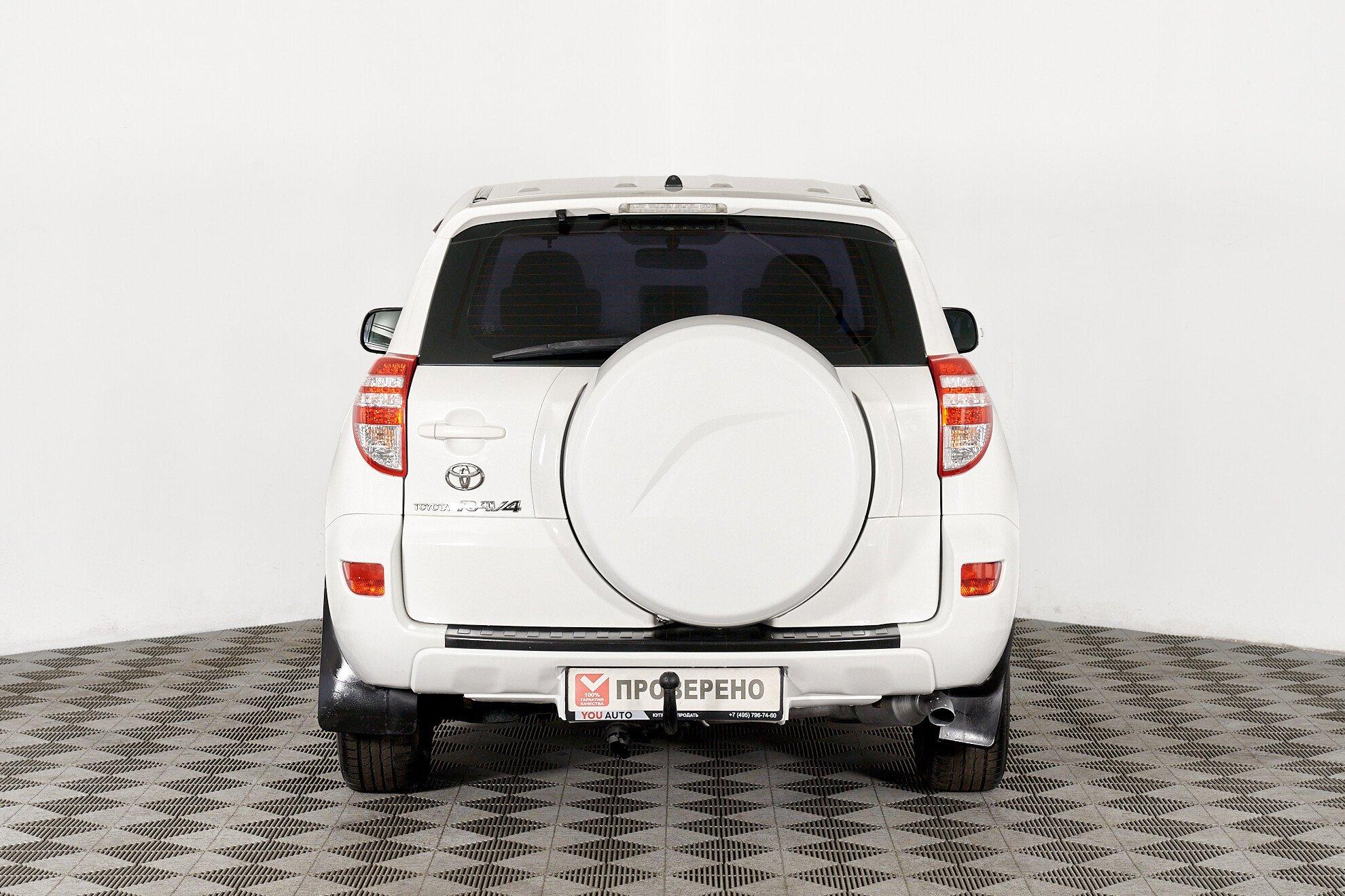 Toyota RAV4 2012, белый