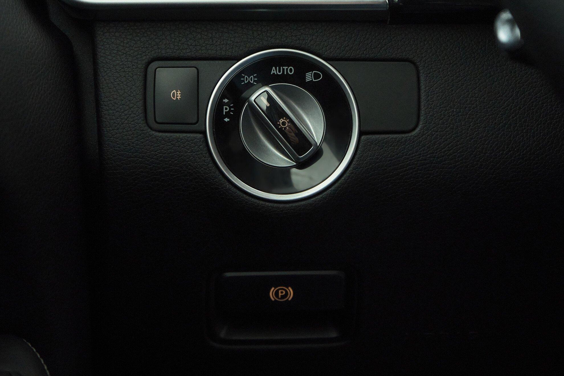 Mercedes-Benz GL-Класс 2015, коричневый