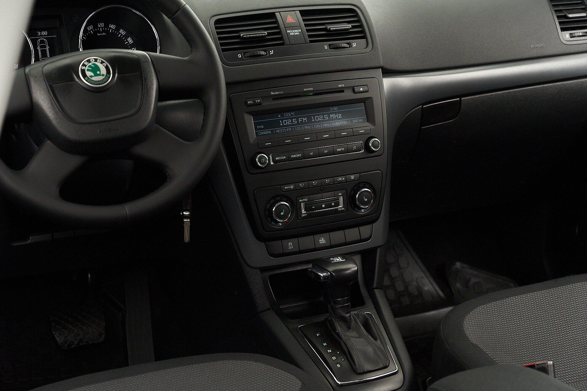 Skoda Yeti 2013, белый