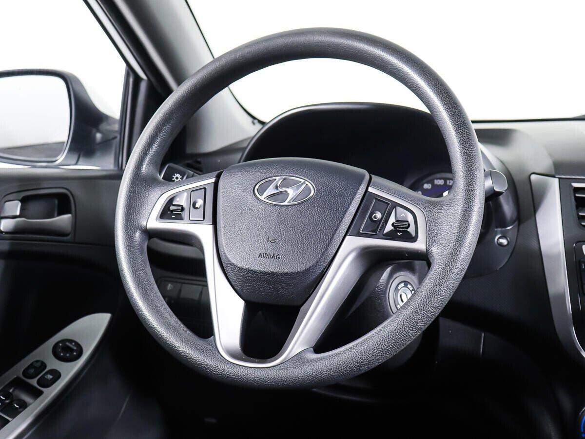 Hyundai Solaris 2016, белый