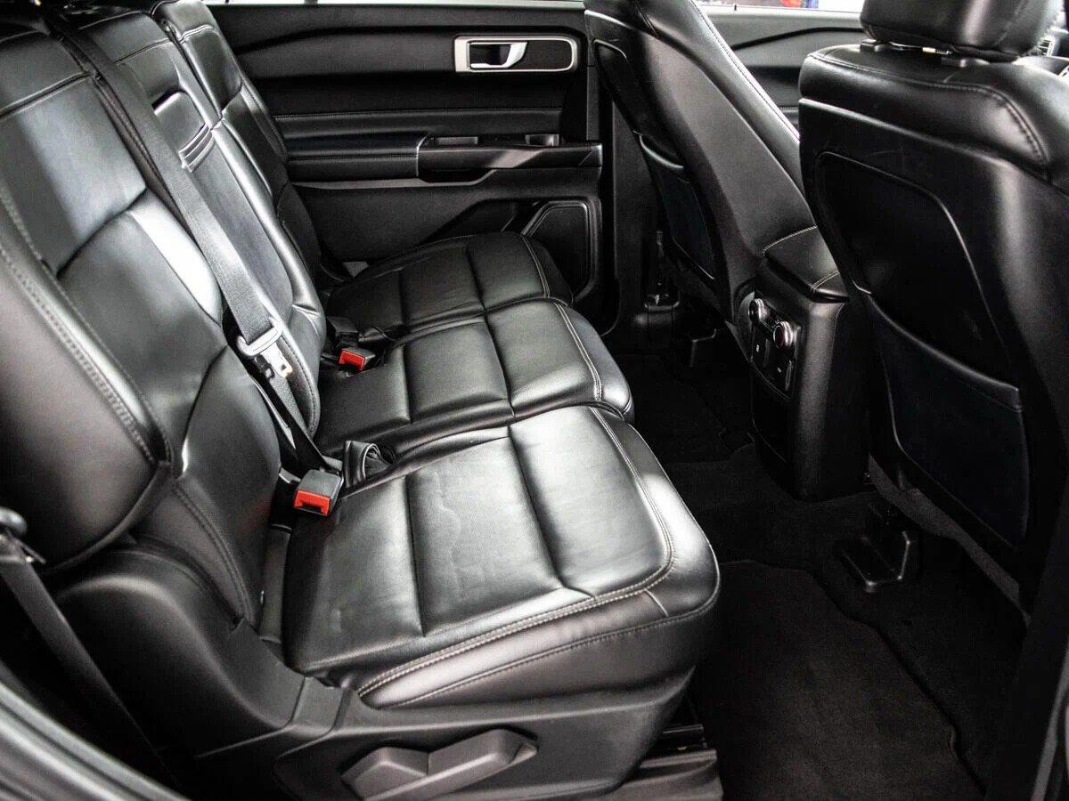 Ford Explorer 2020, серый