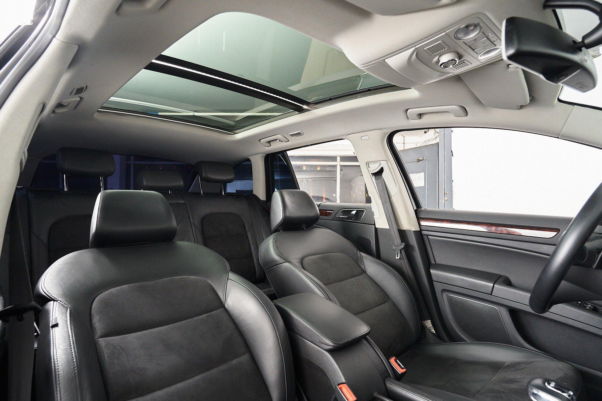 Skoda Superb 2011, черный