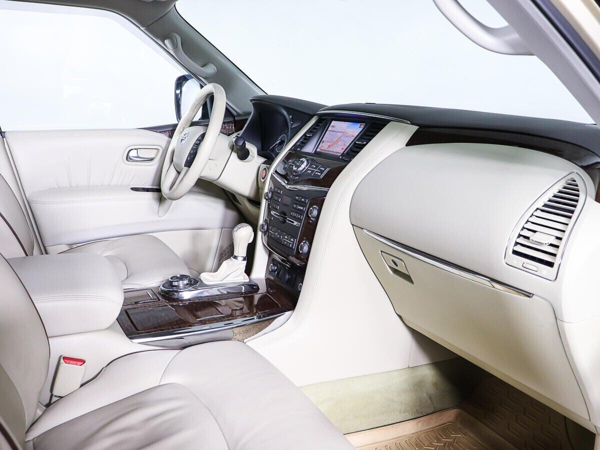 Nissan Patrol 2013, бежевый