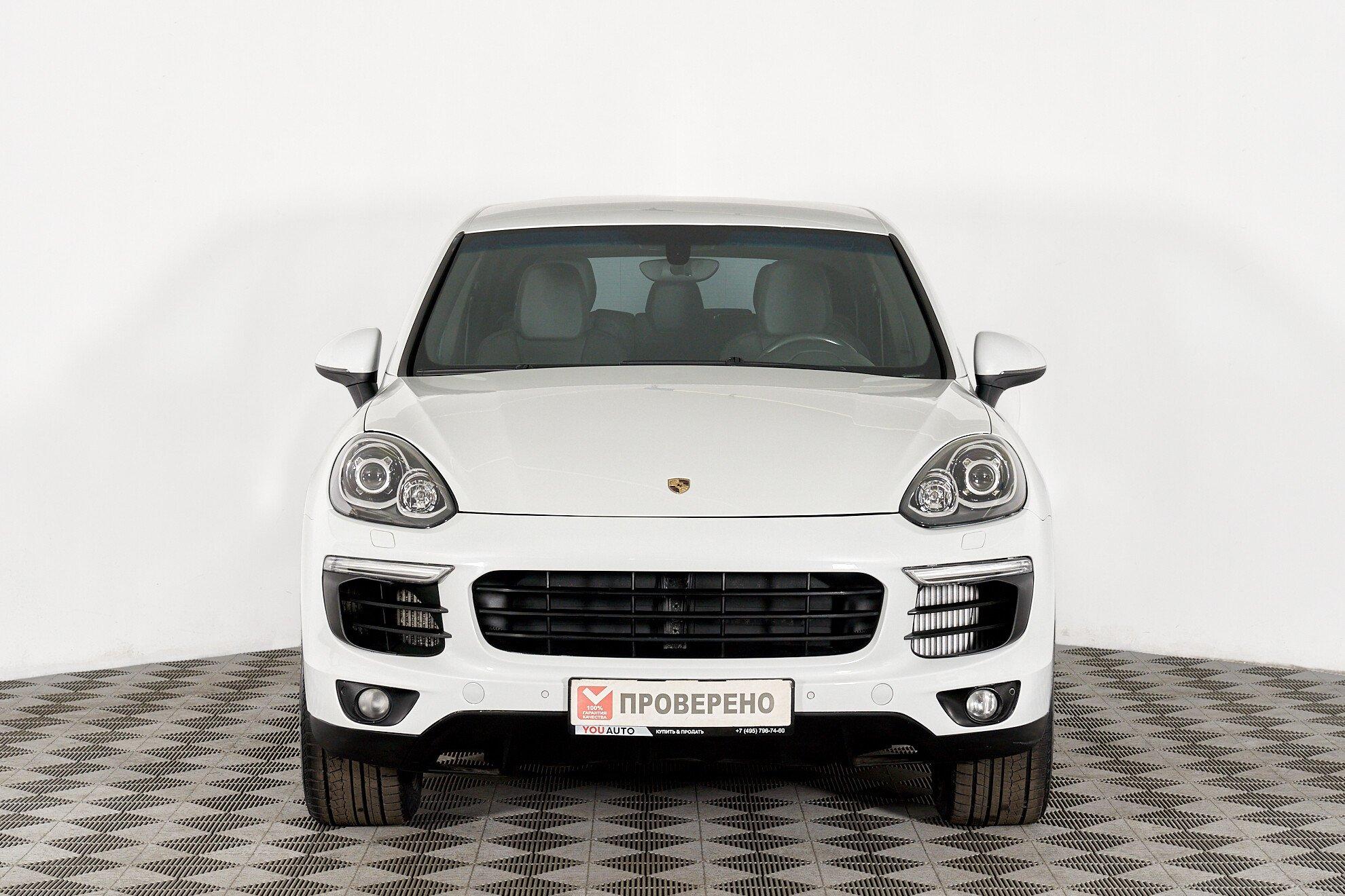 Porsche Cayenne 2016, белый
