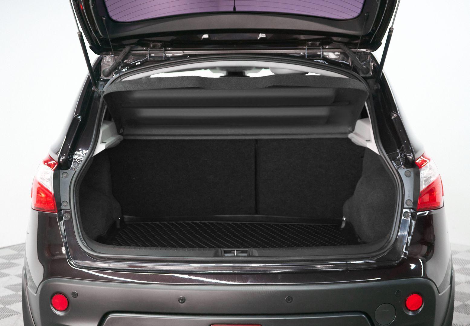 Nissan Qashqai 2011, фиолетовый