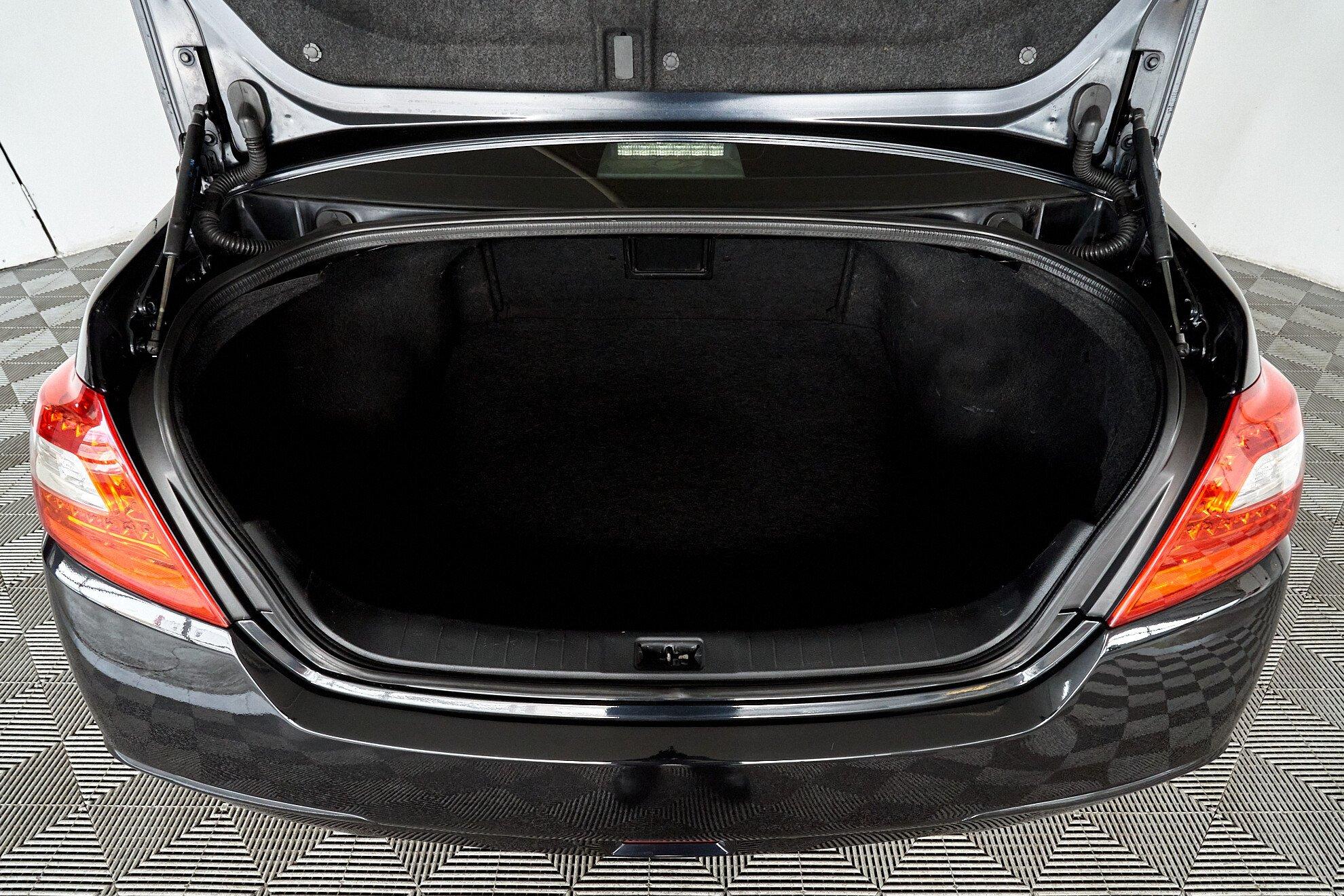 Nissan Teana 2010, черный