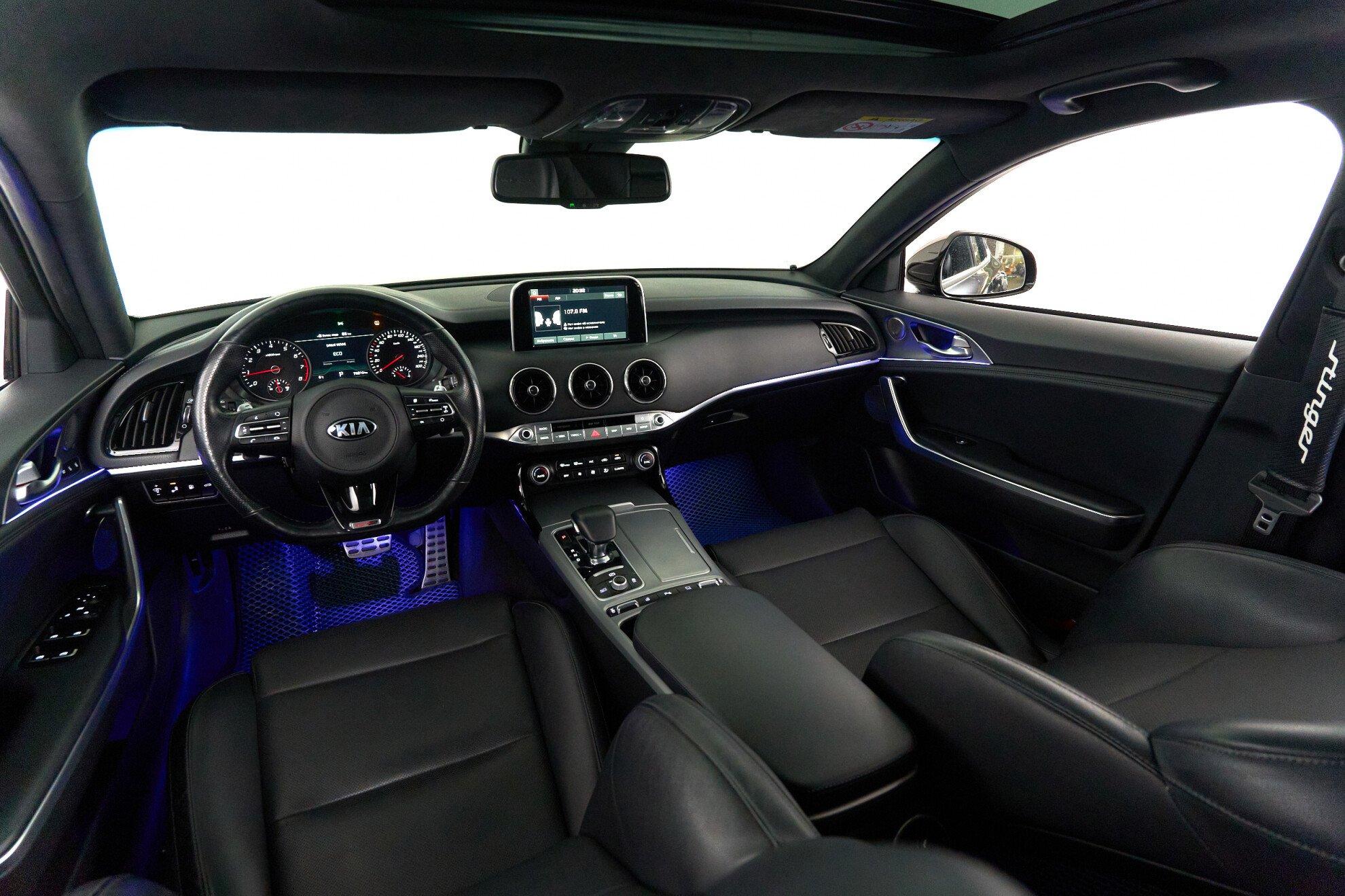 Kia Stinger 2019, синий