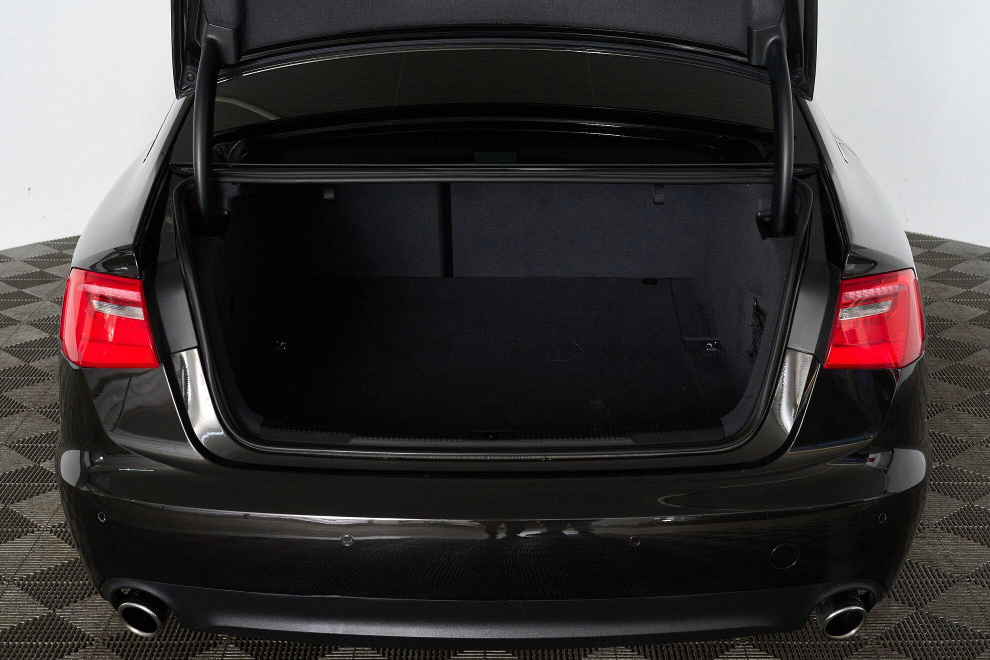 Audi A6 2014, черный