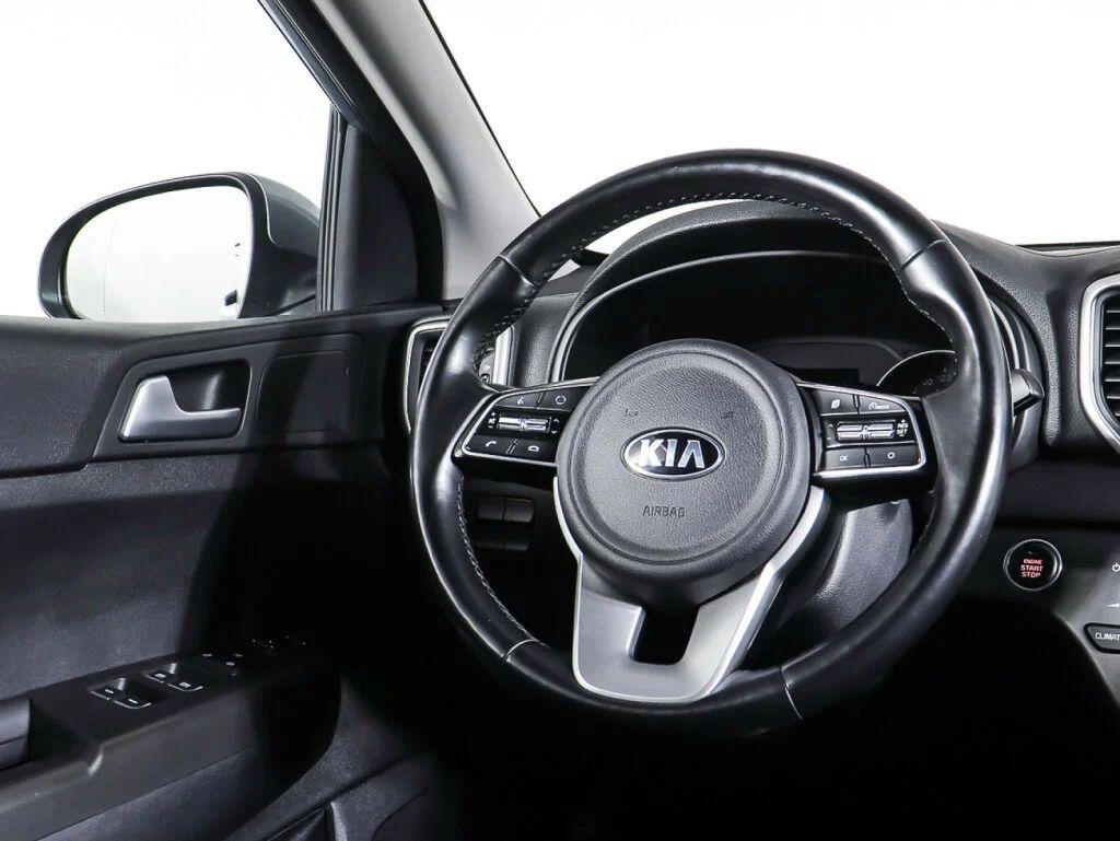 Kia Sportage 2021, серый