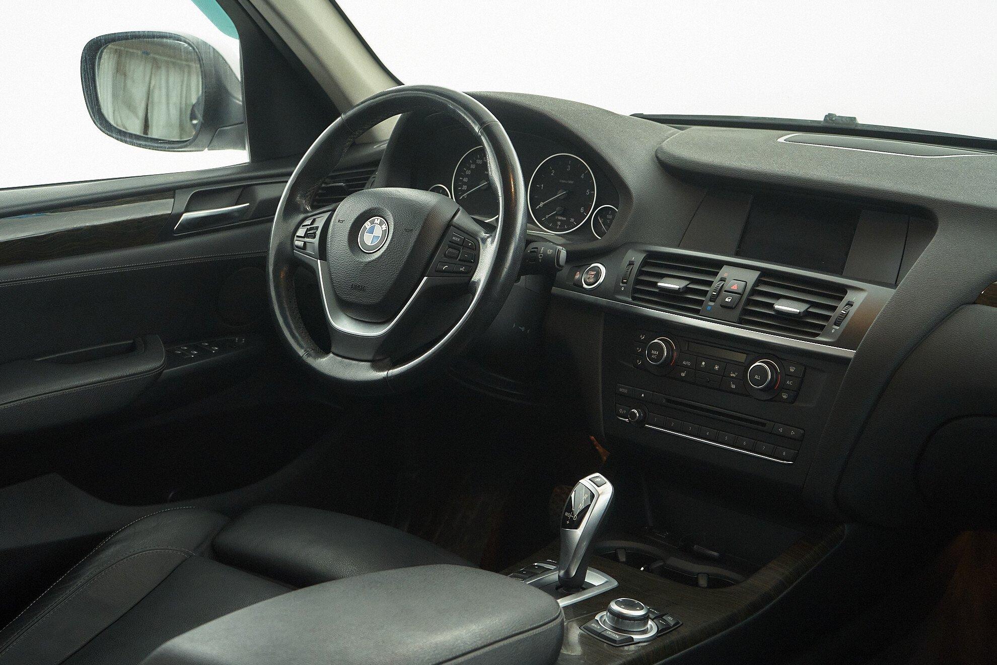 BMW X3 2012, белый
