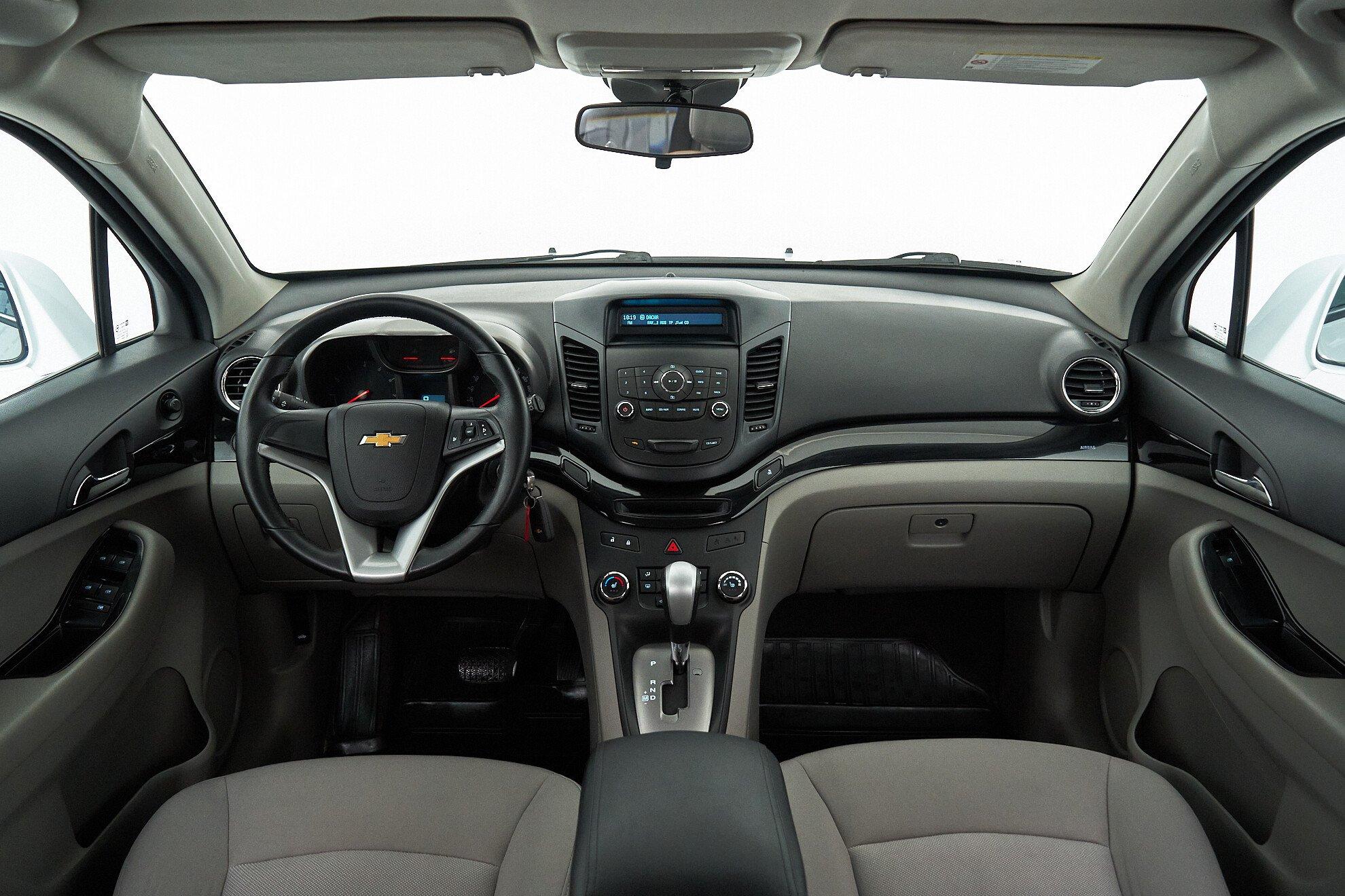 Chevrolet Orlando 2013, белый