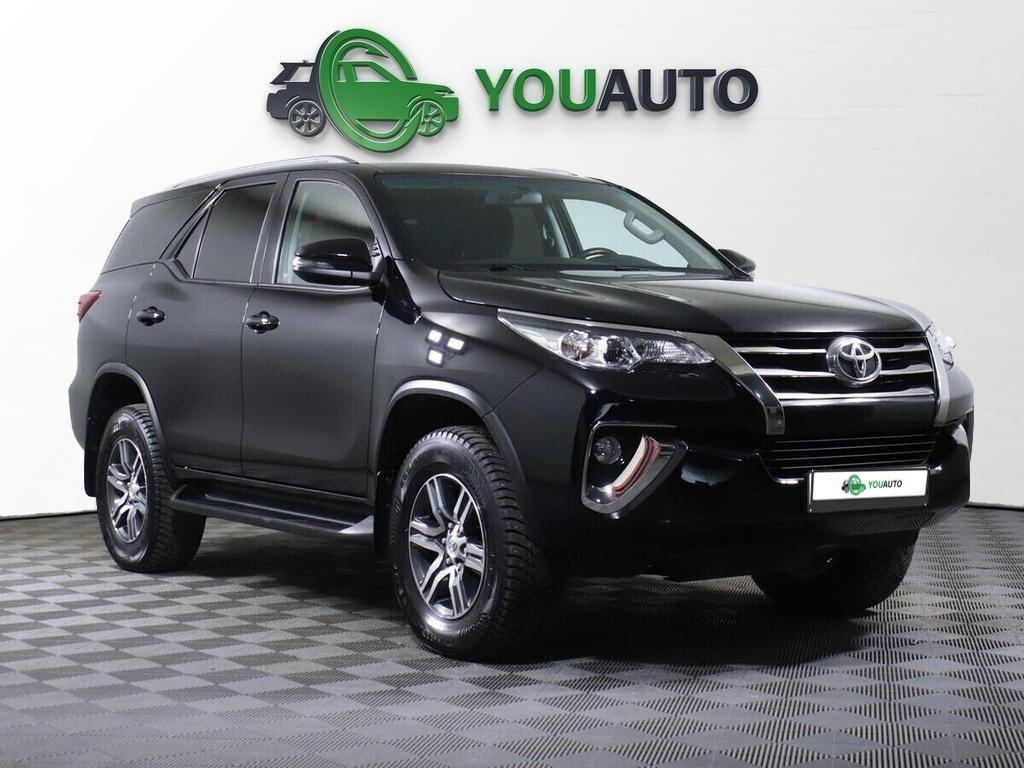 Toyota Fortuner 2018, черный