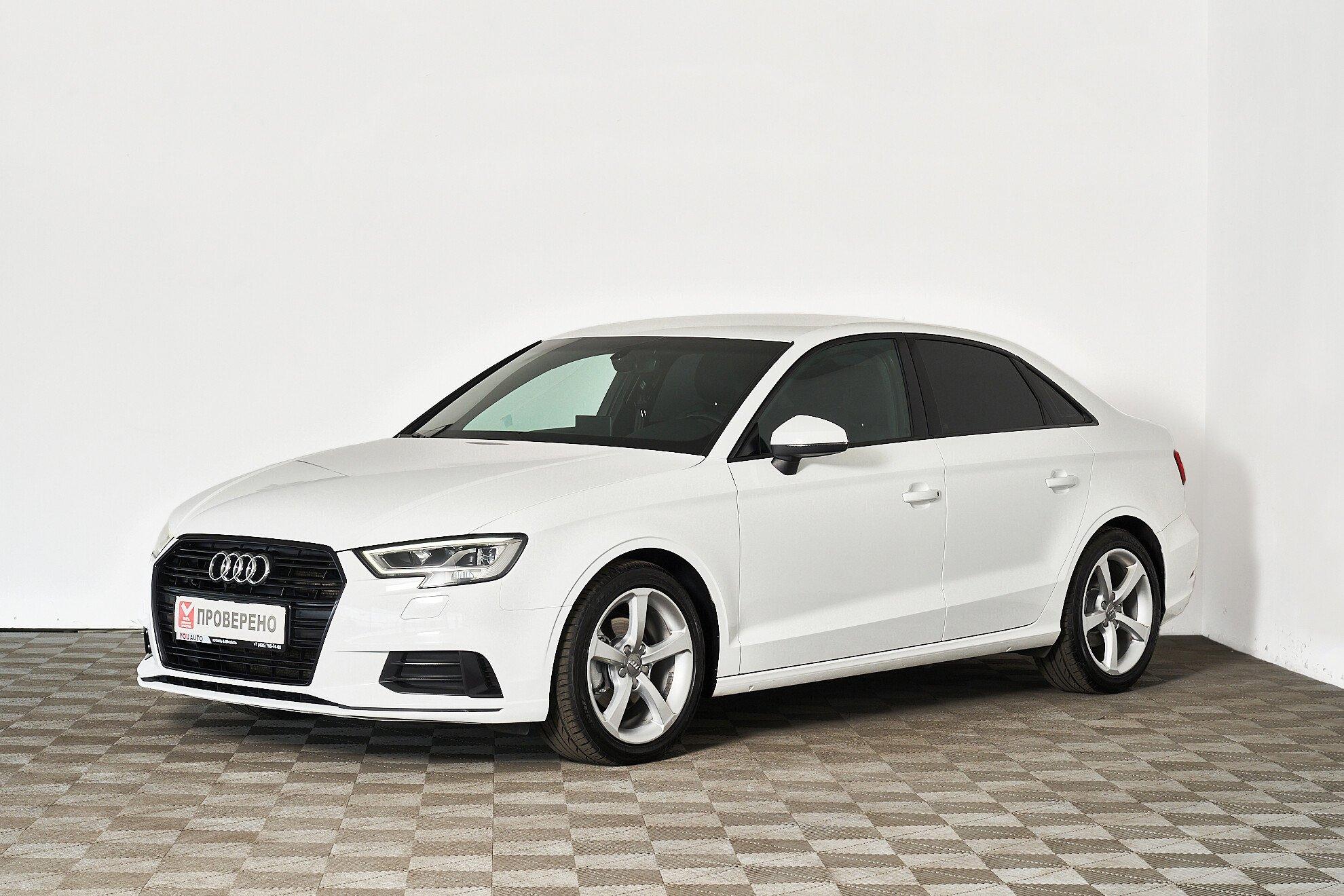 Audi A3 2018, белый