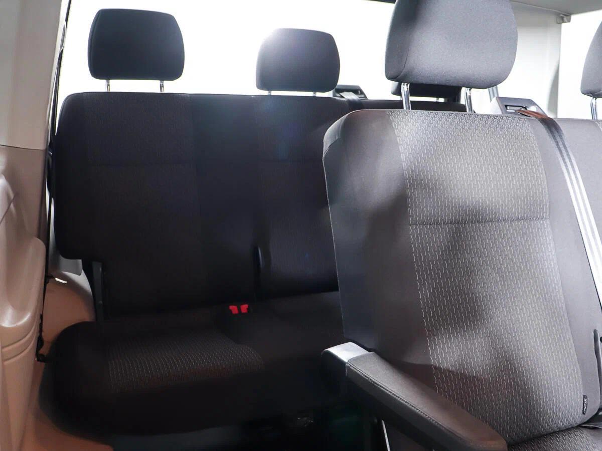 Volkswagen Caravelle 2018, черный