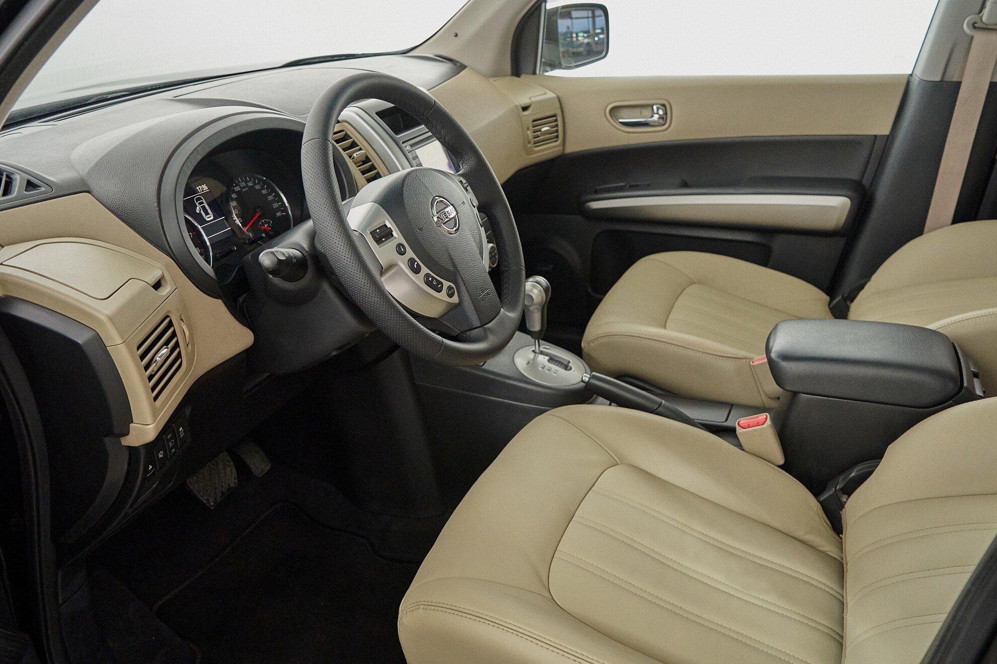 Nissan X-Trail 2013, черный