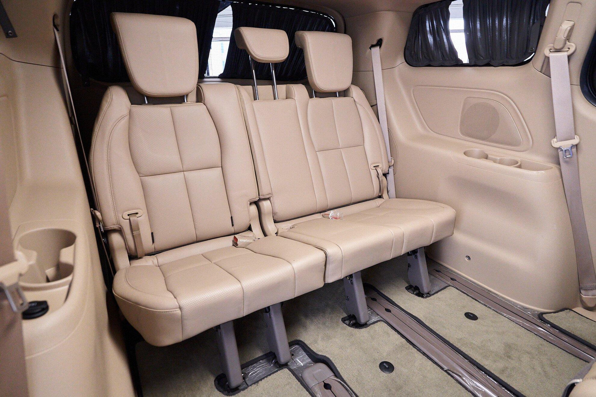 Kia Carnival 2020, черный