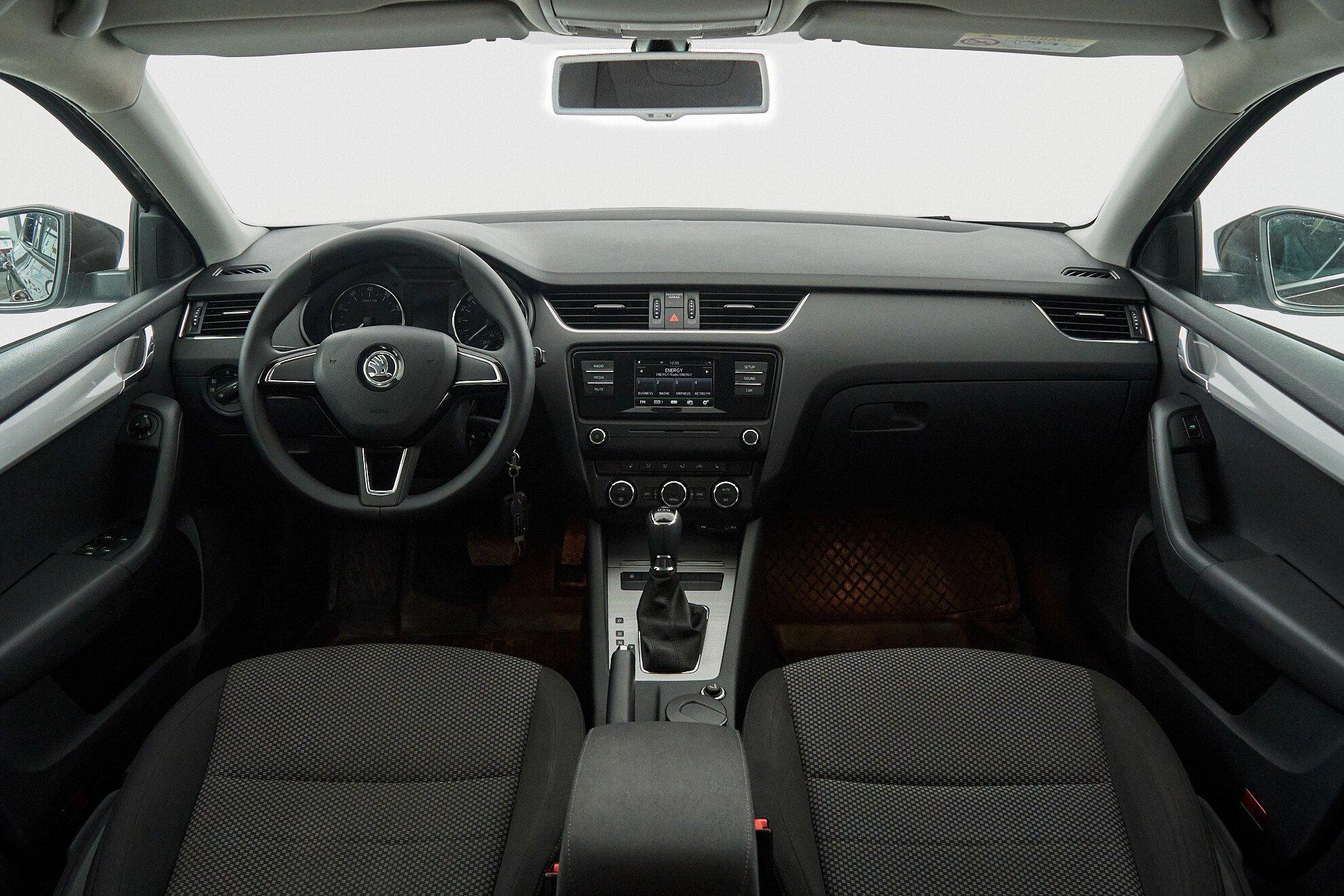 Skoda Octavia 2016, коричневый