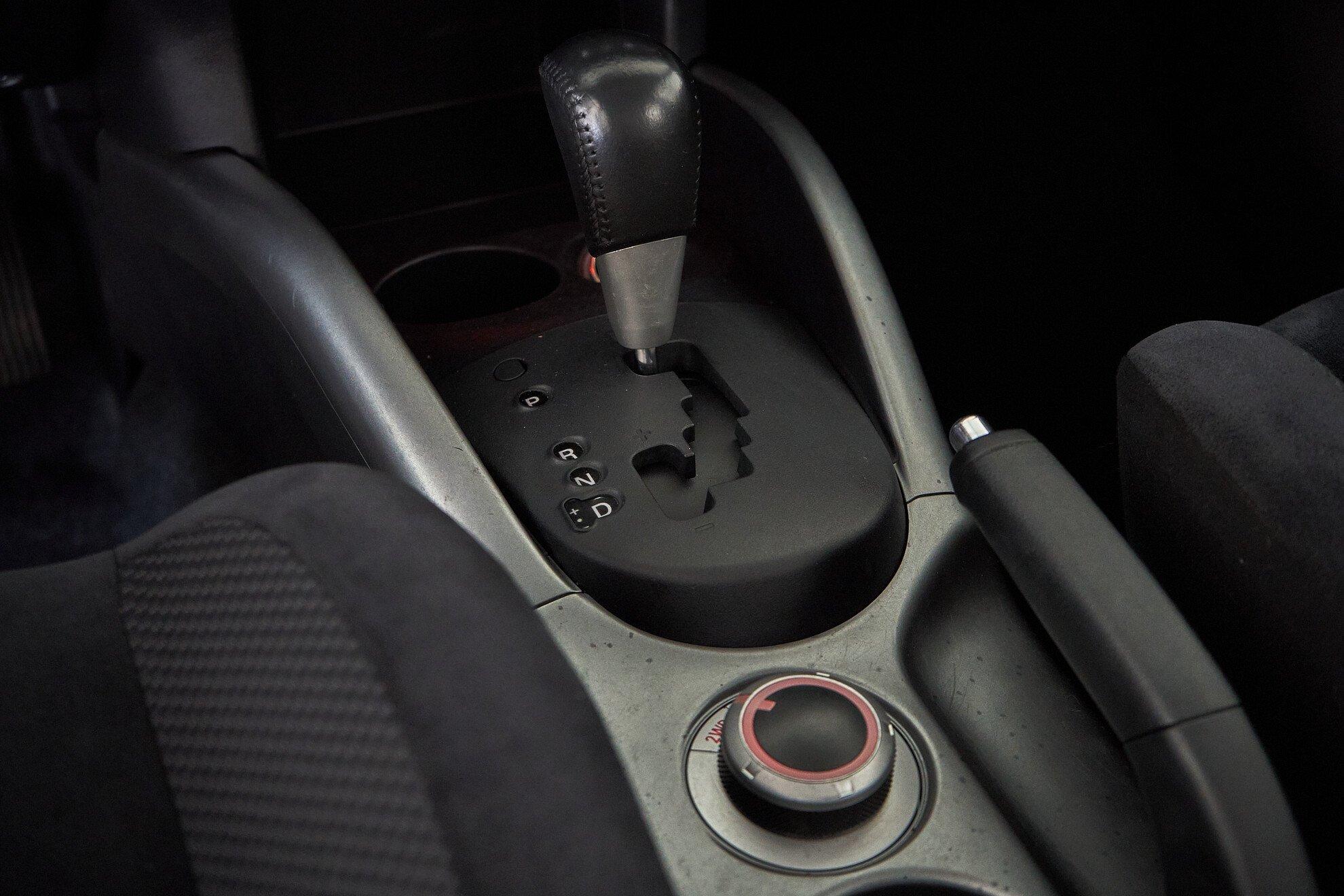 Mitsubishi Outlander 2011, серый