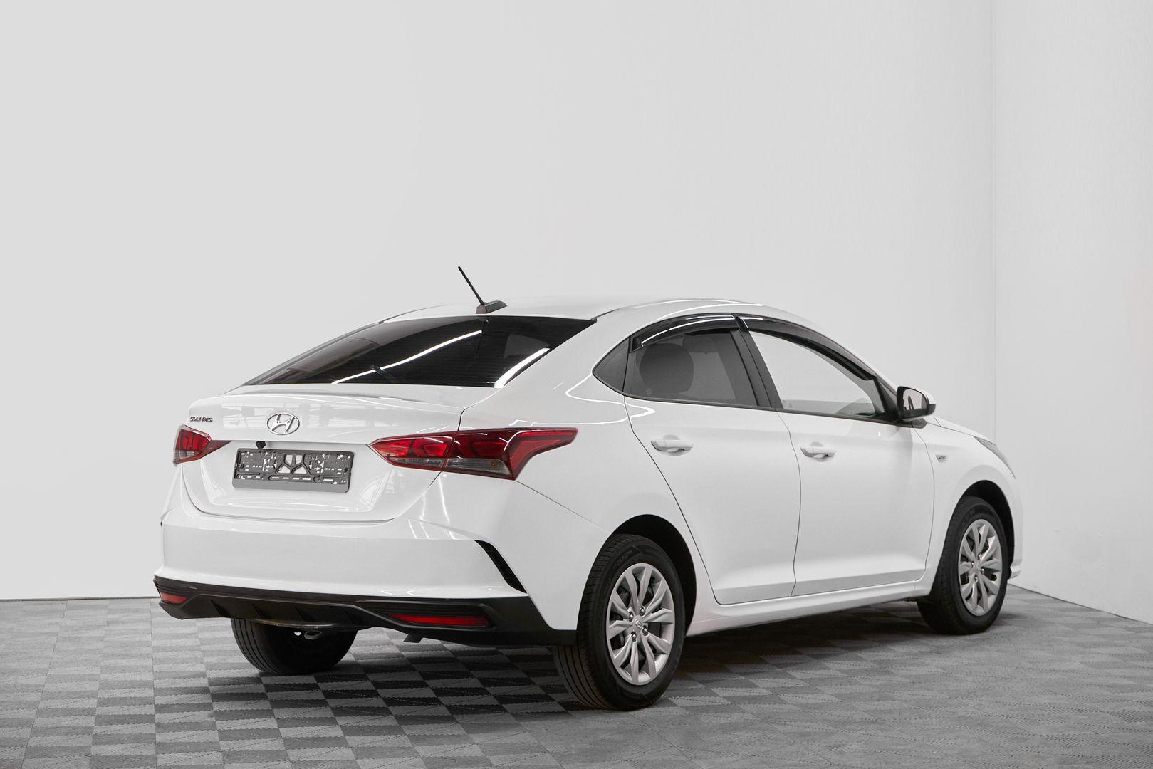 Hyundai Solaris 2021, белый