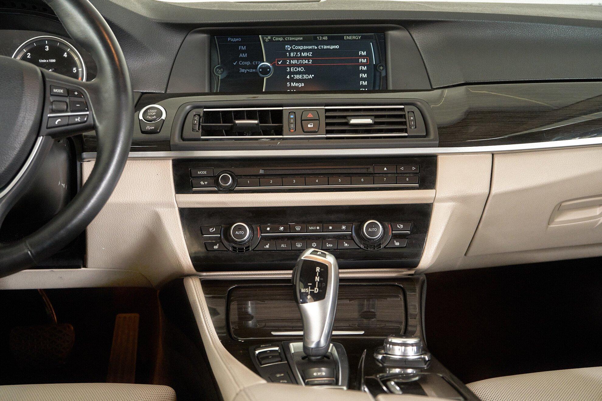 BMW 5 серии 2011, черный