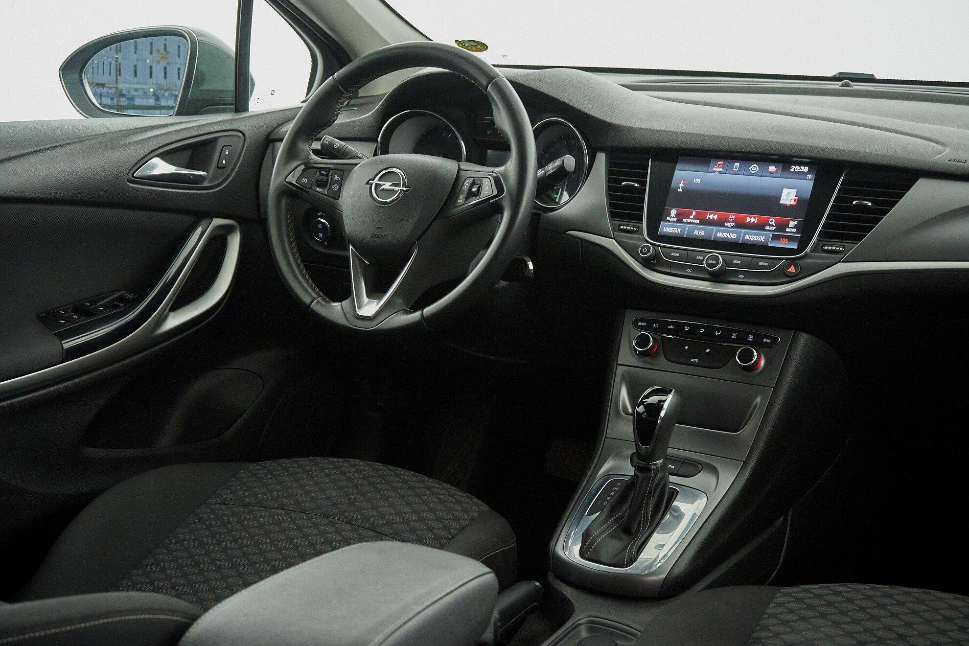 Opel Astra 2019, серый