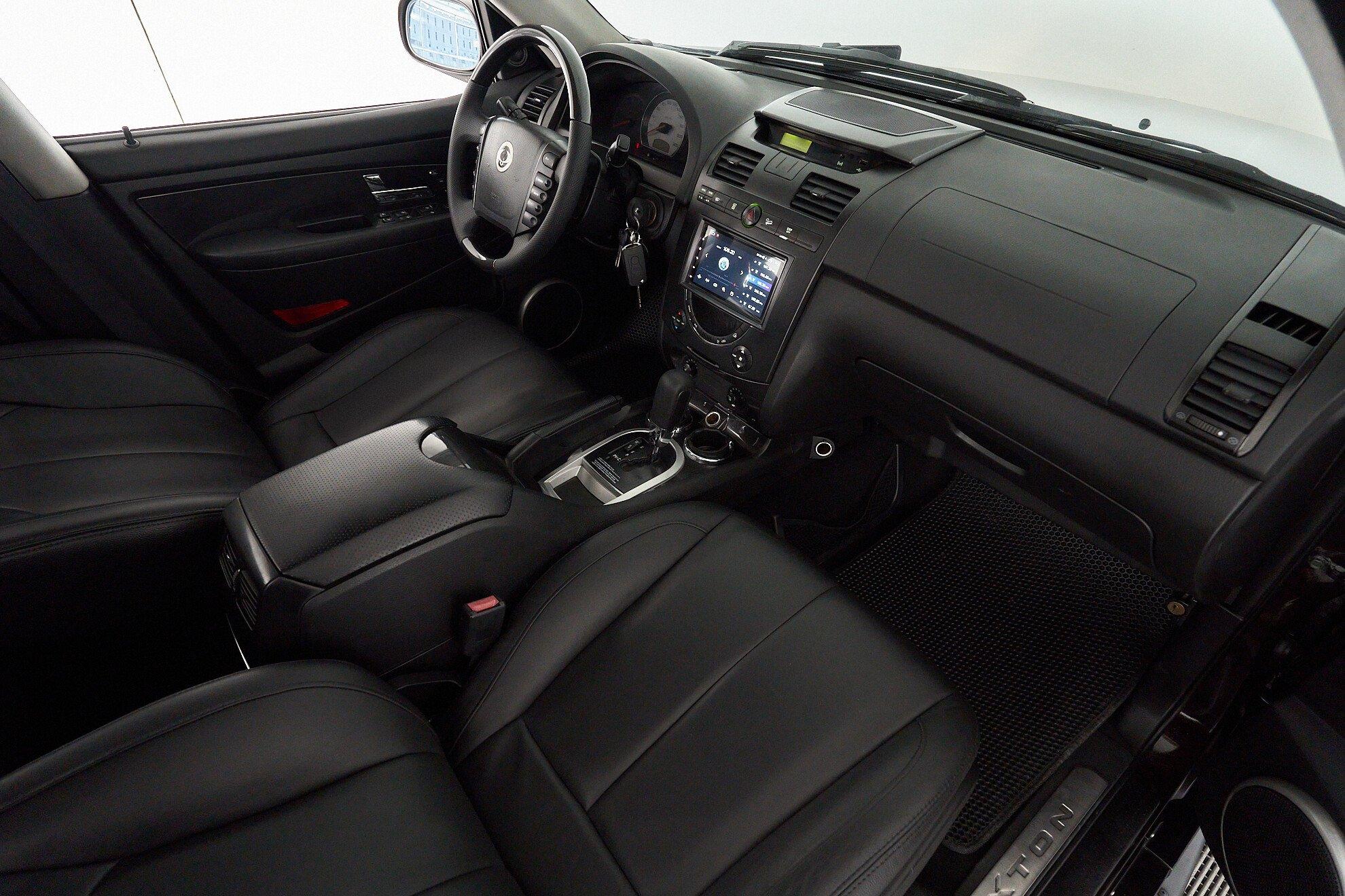 SsangYong Rexton 2012, пурпурный
