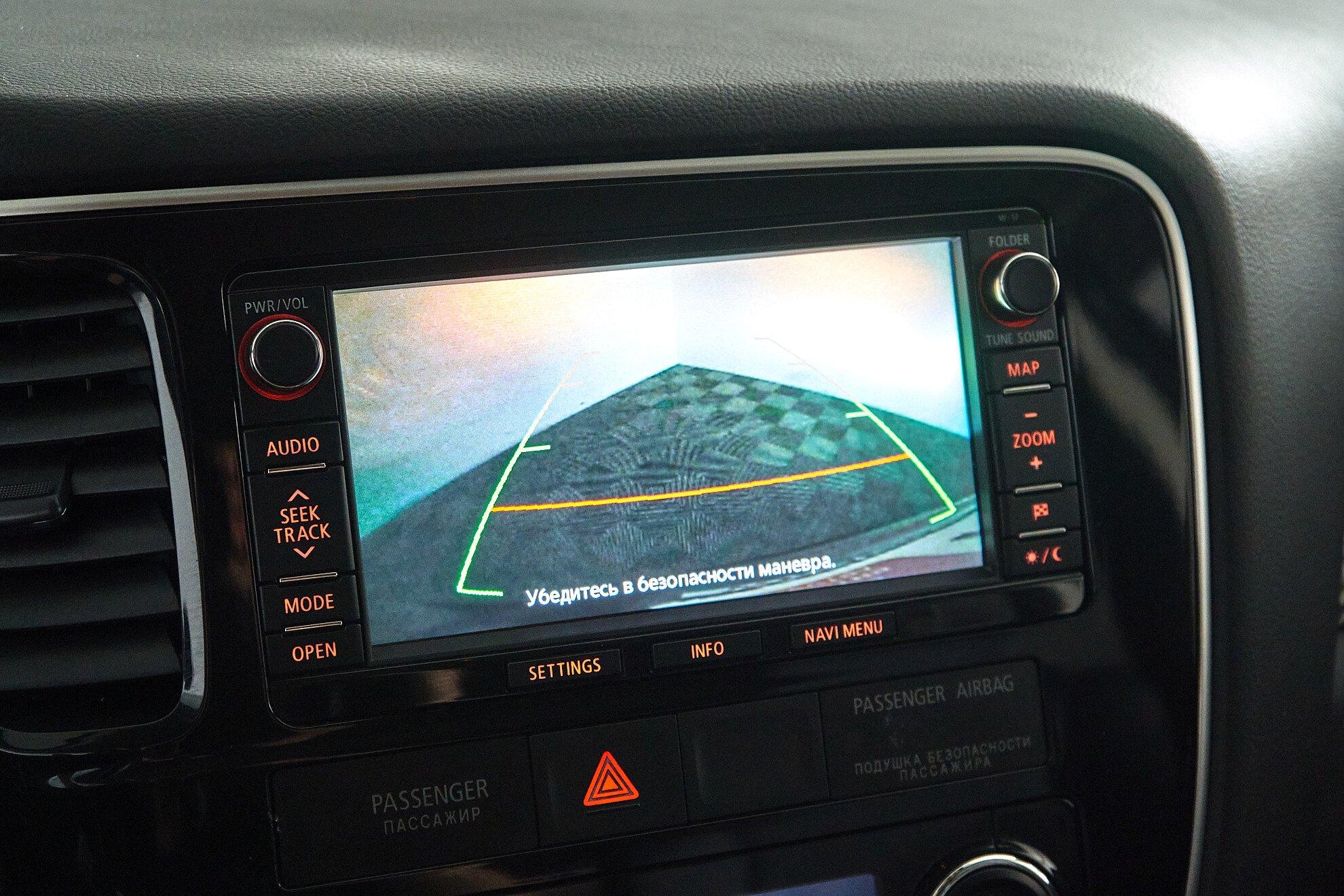 Mitsubishi Outlander 2013, черный