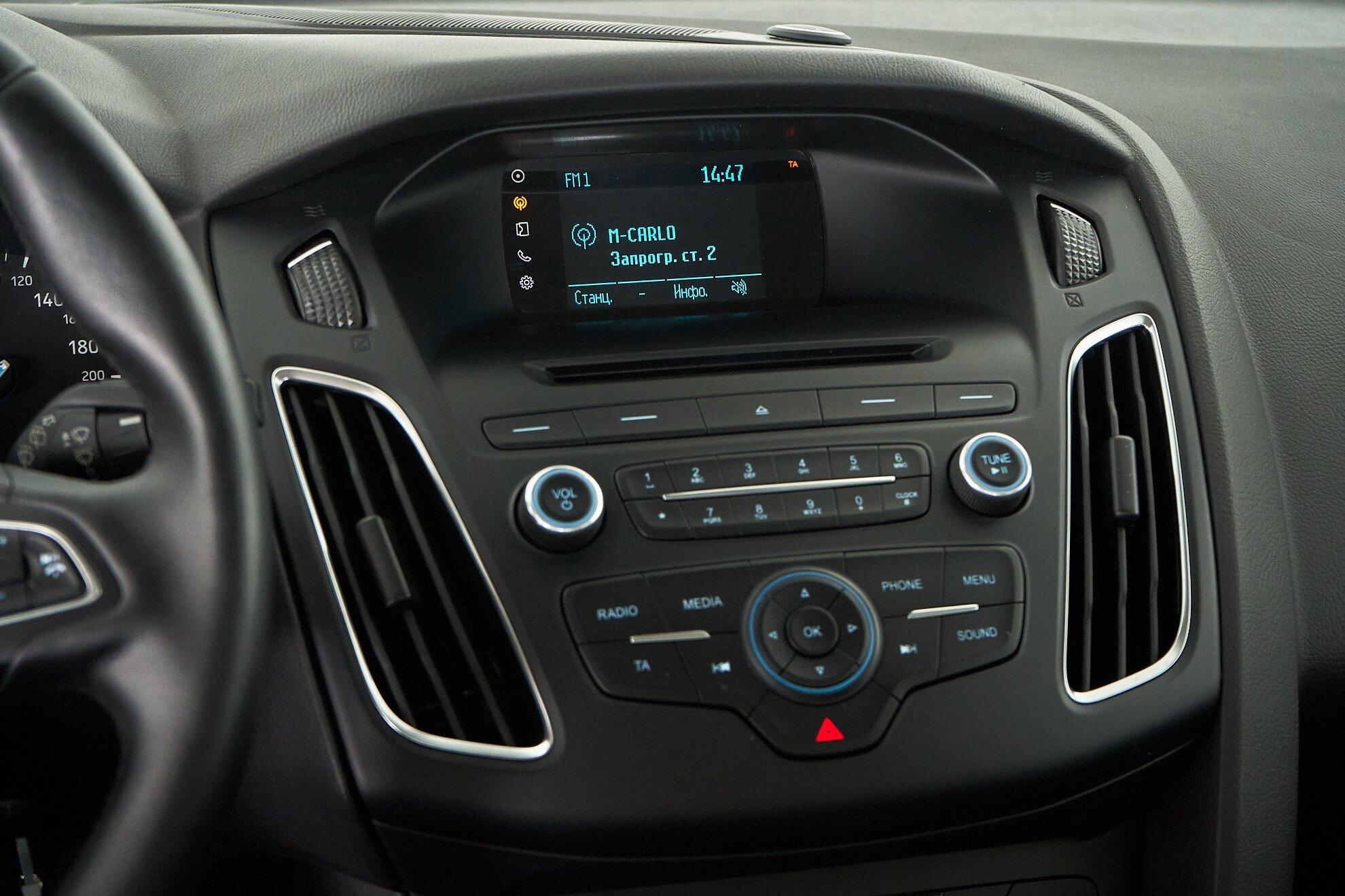 Ford Focus 2015, черный