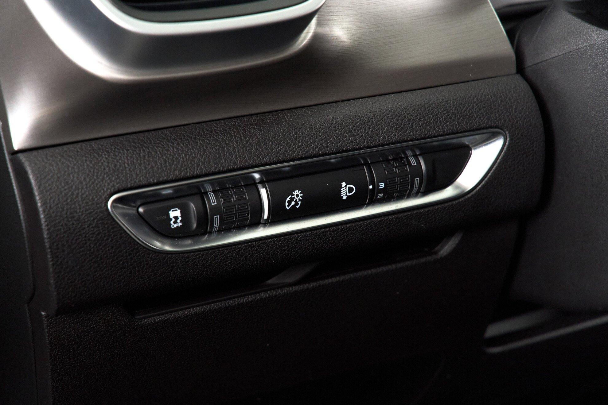 Geely Coolray 2023, белый