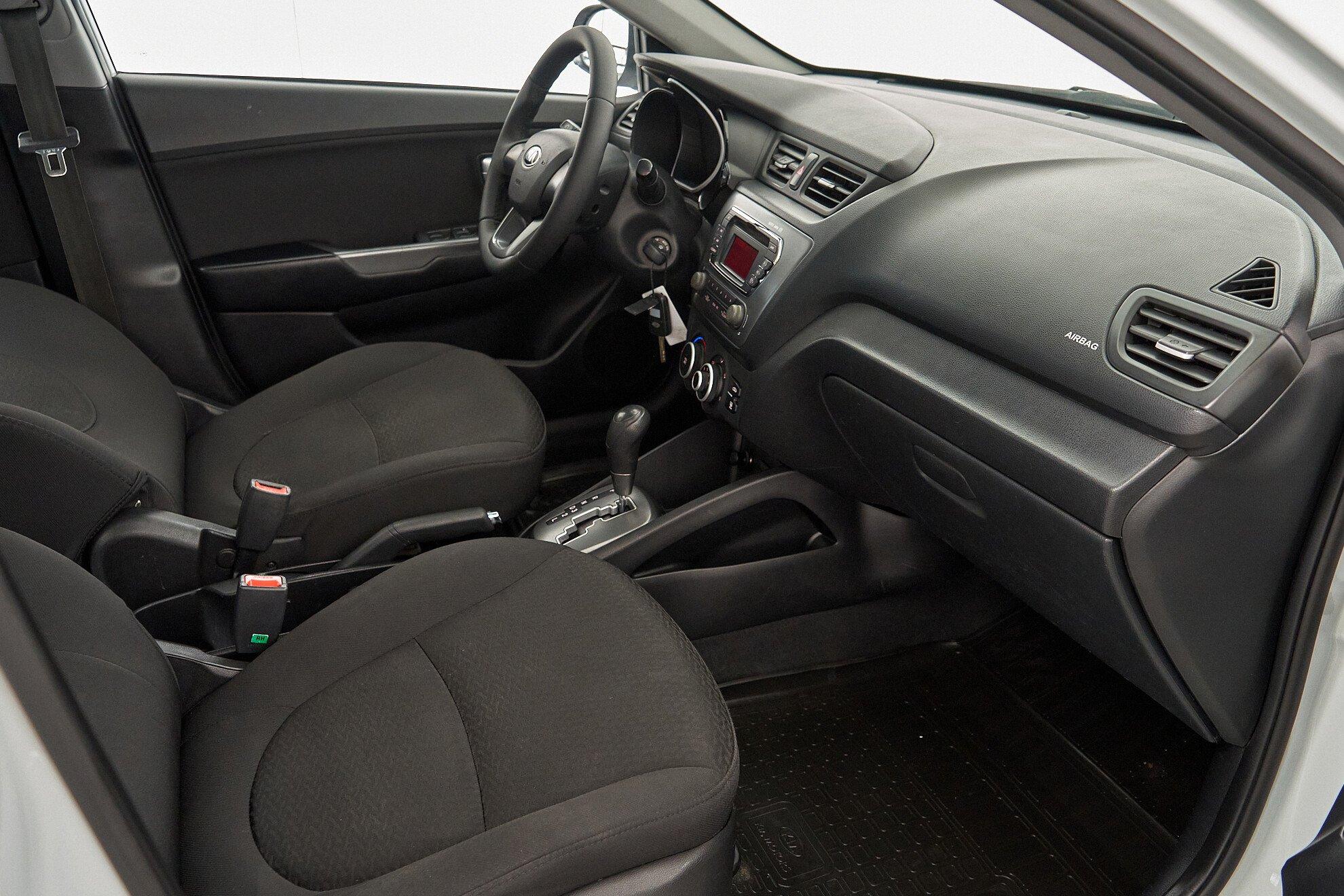 Kia Rio 2014, белый
