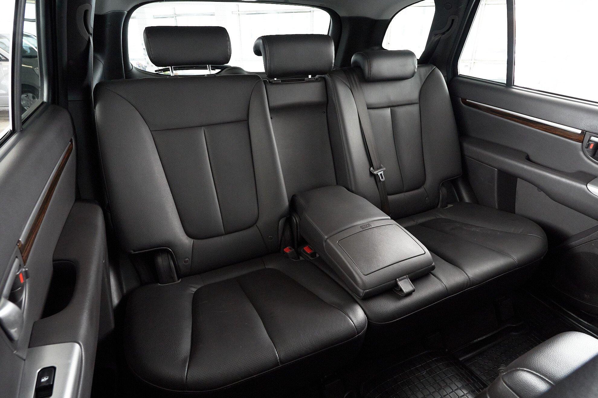 Hyundai Santa Fe 2011, черный
