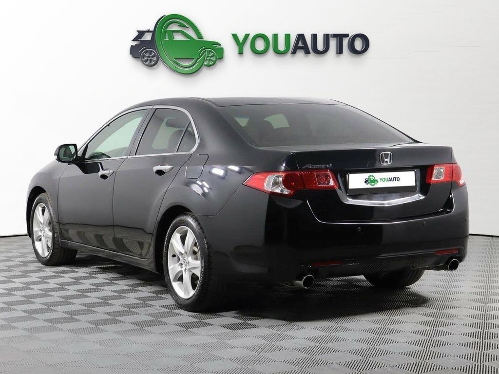 Honda Accord 2010, черный