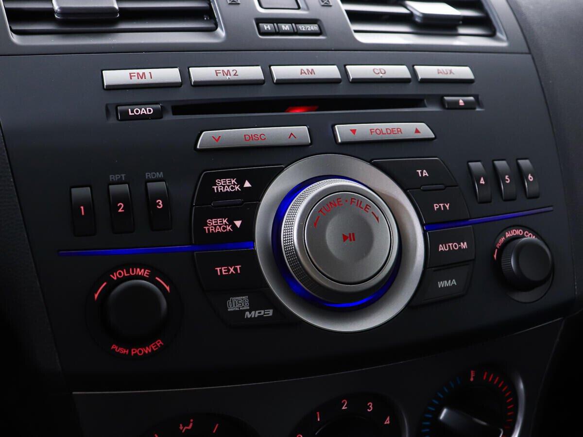 Mazda 3 2013, белый