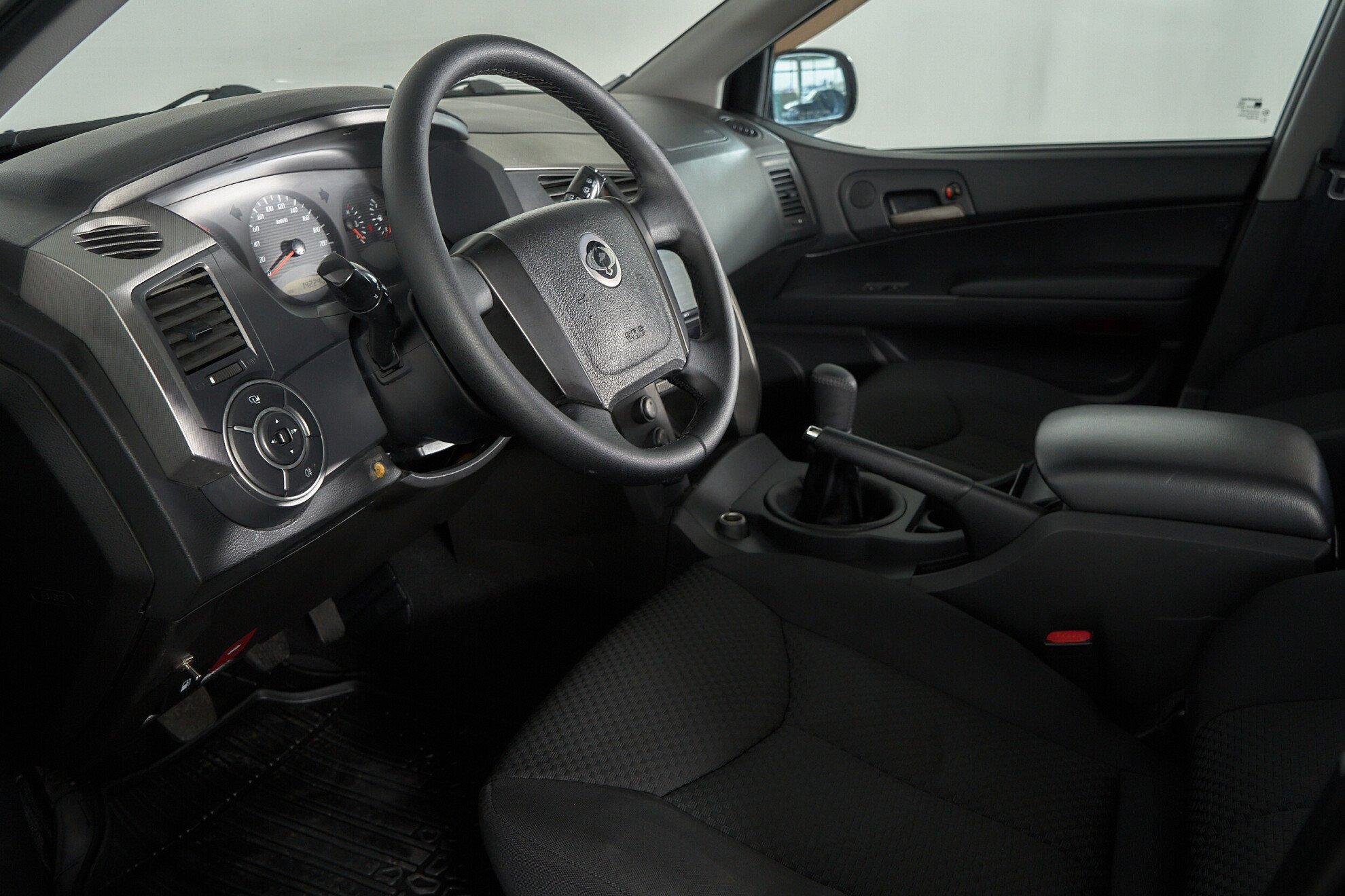 SsangYong Kyron 2013, черный